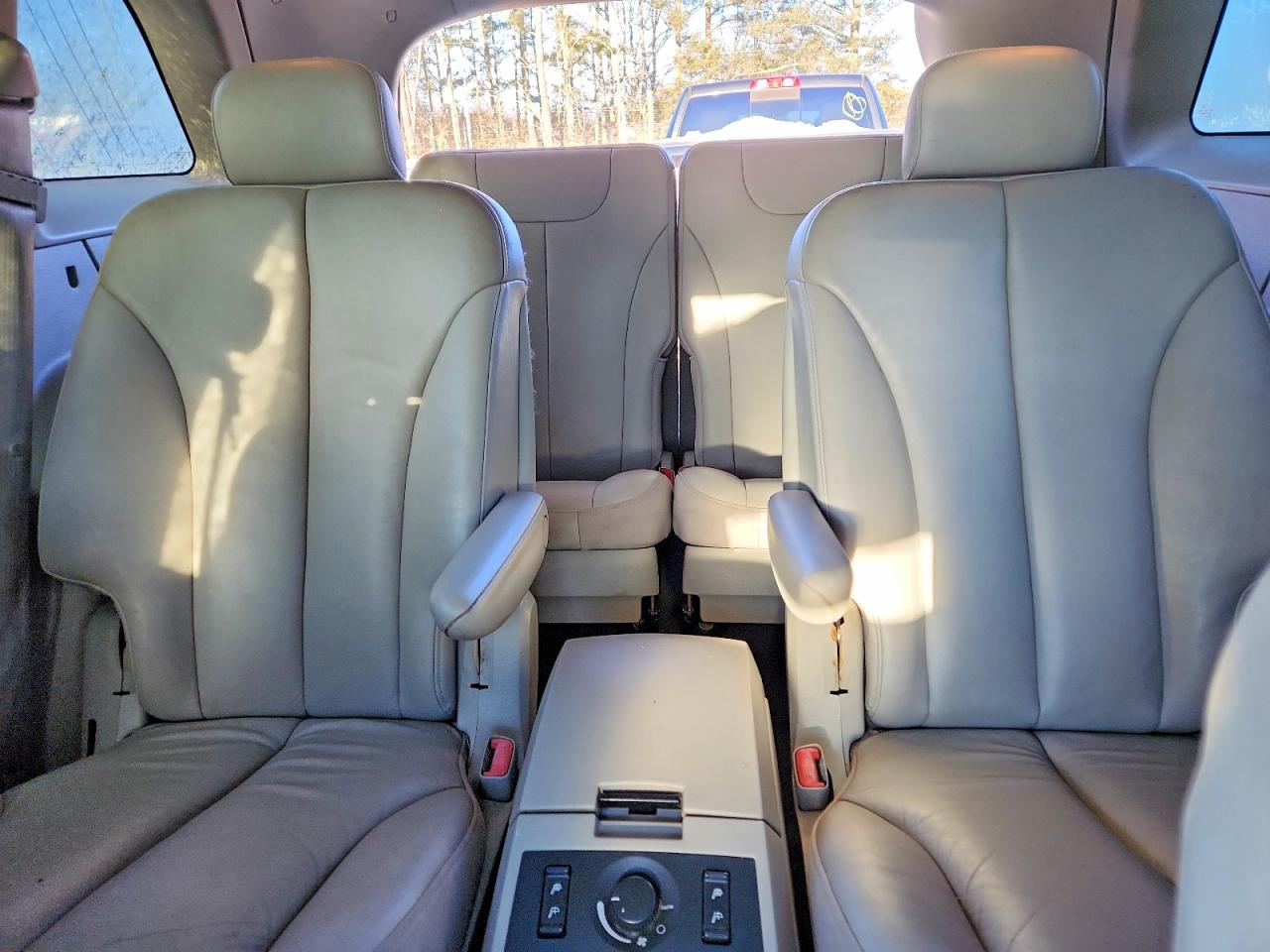 2005 Chrysler Pacifica Touring Silver vin: 2C8GF68465R502563