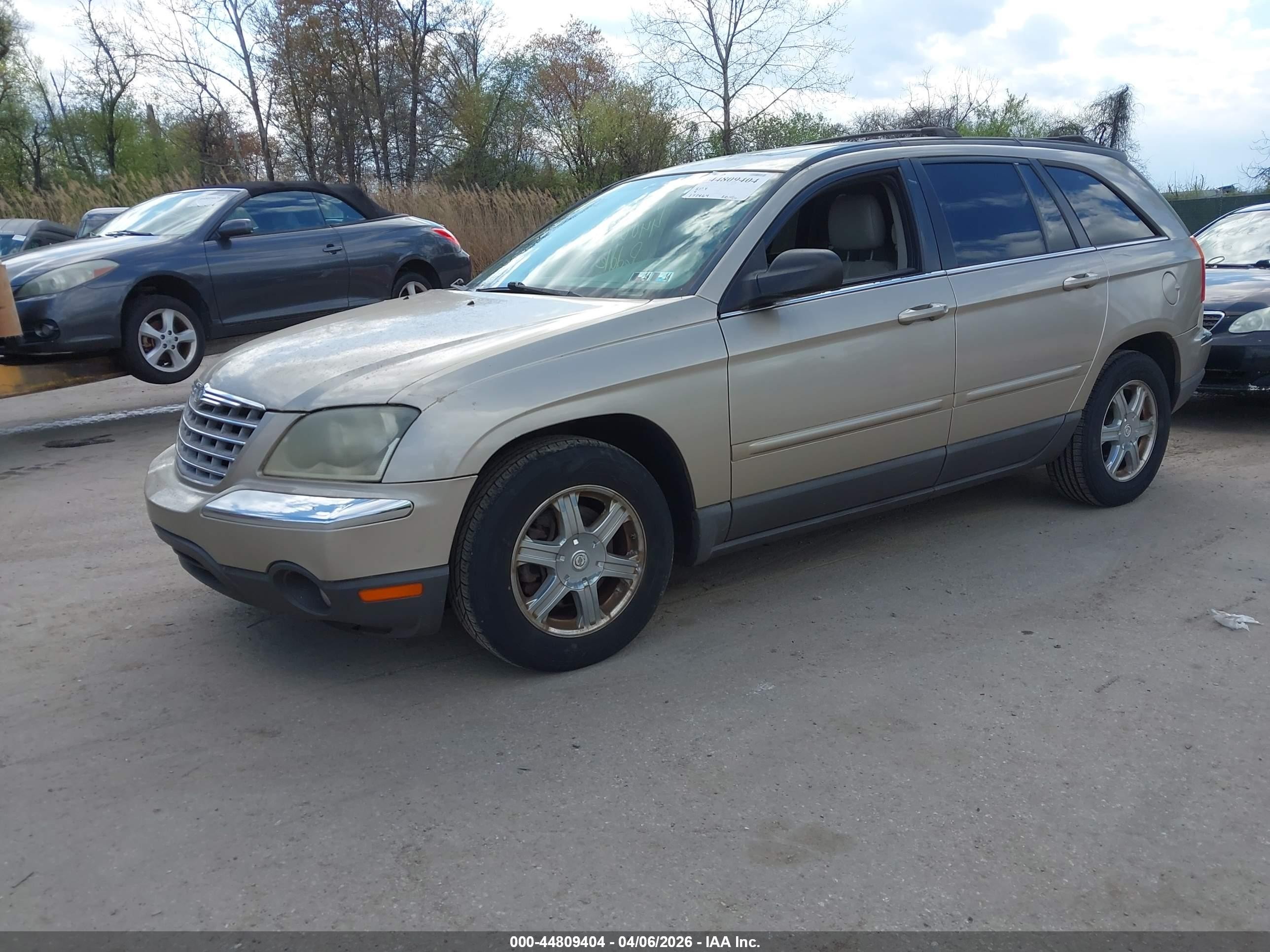 2004 Chrysler Pacifica   Gold vin: 2C8GF68474R540933
