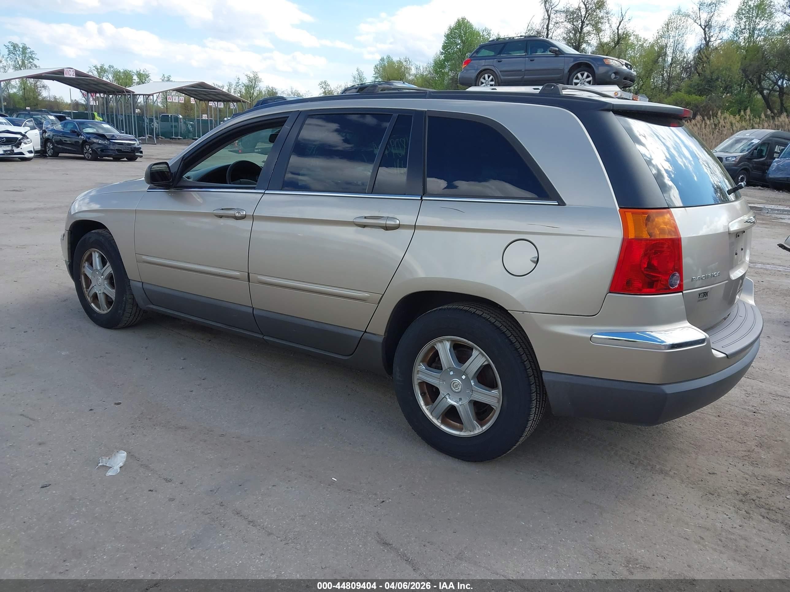 2004 Chrysler Pacifica   Gold vin: 2C8GF68474R540933
