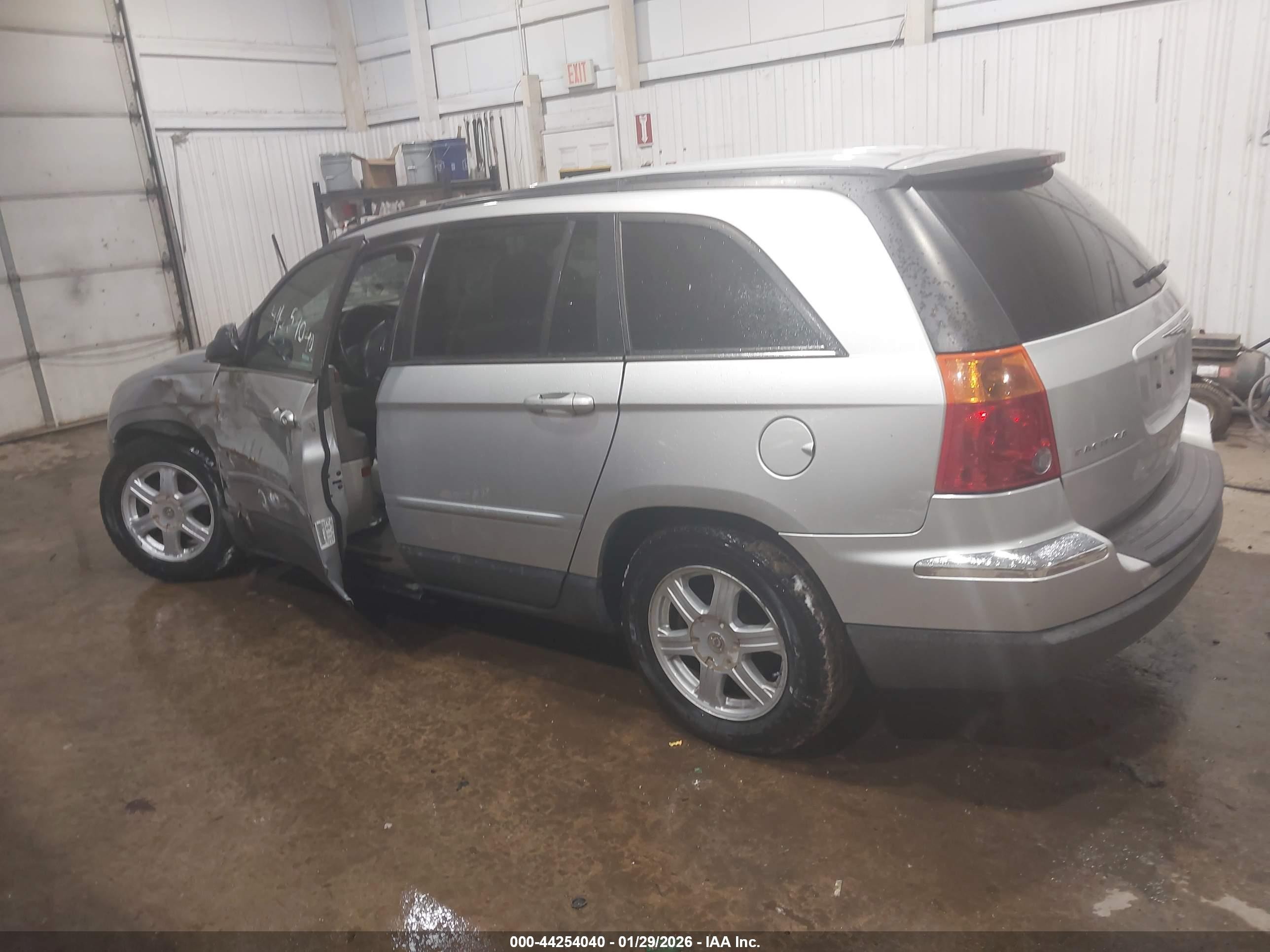 2004 Chrysler Pacifica   Silver vin: 2C8GF68474R628560