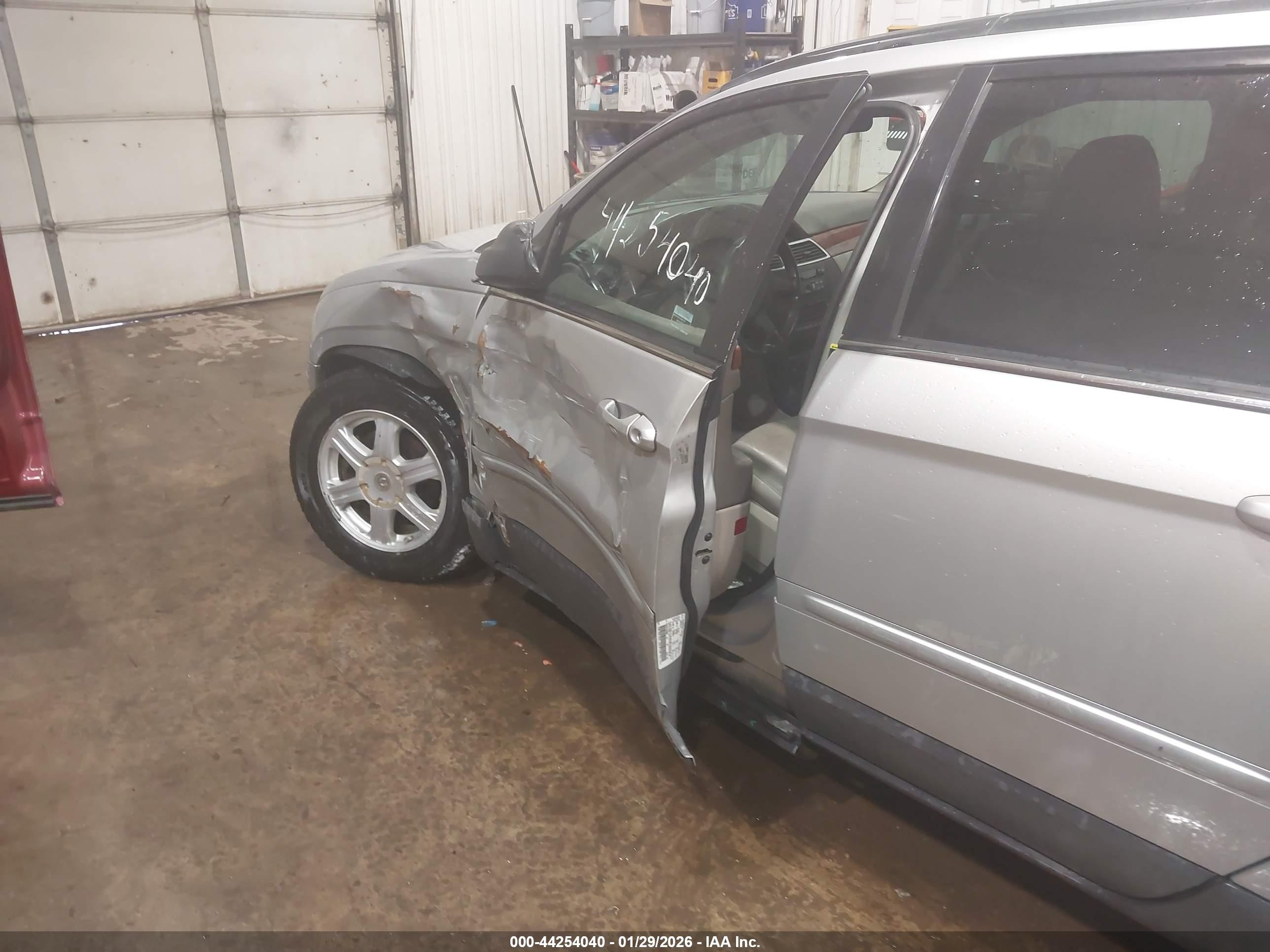 2004 Chrysler Pacifica   Silver vin: 2C8GF68474R628560