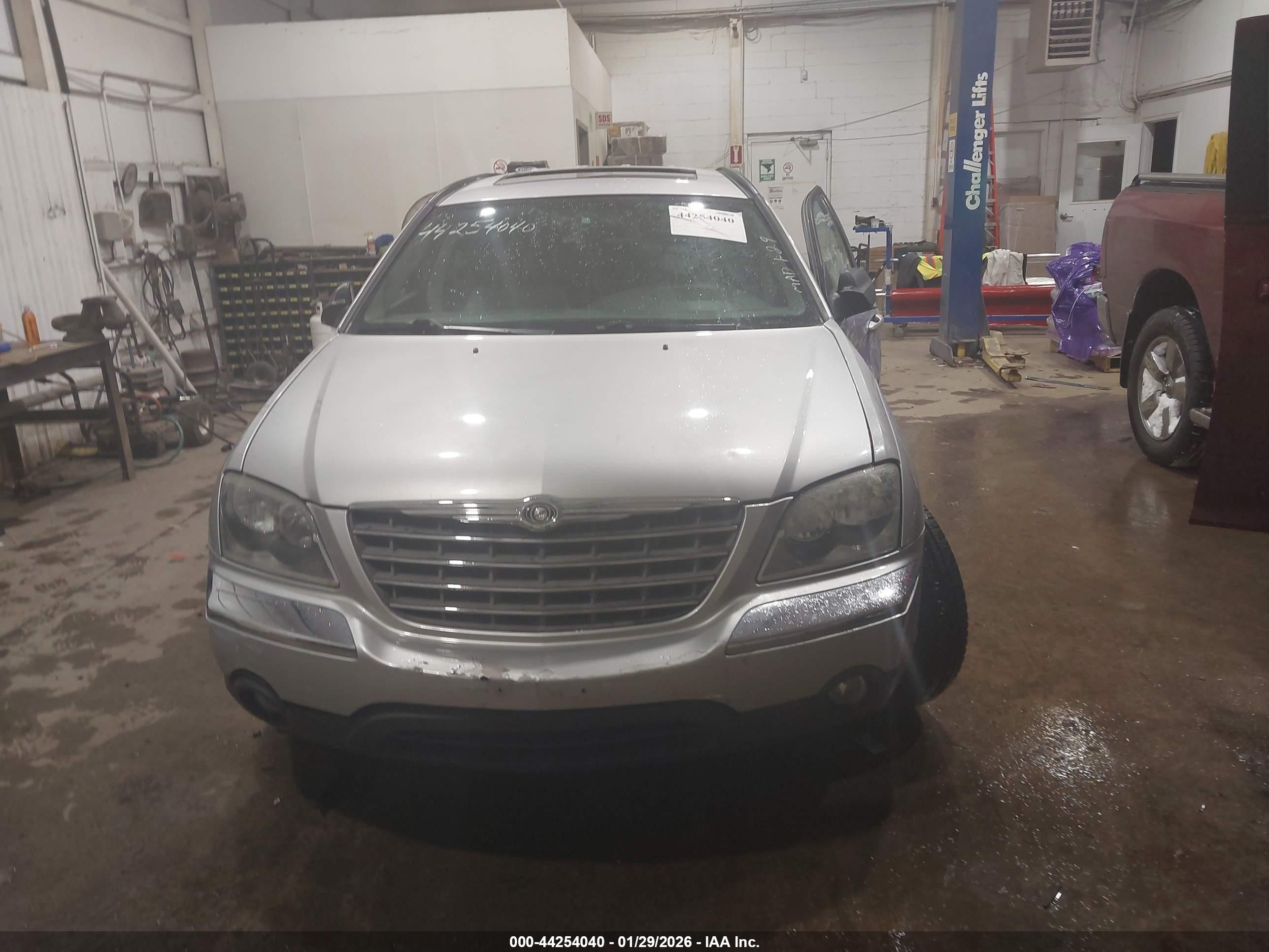 2004 Chrysler Pacifica   Silver vin: 2C8GF68474R628560