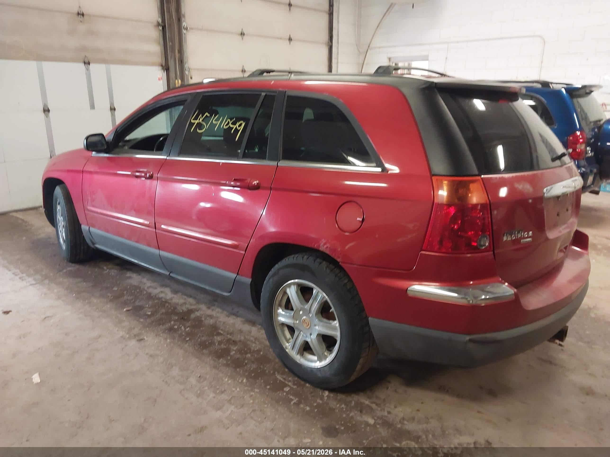 2004 Chrysler Pacifica   Red vin: 2C8GF68494R291759