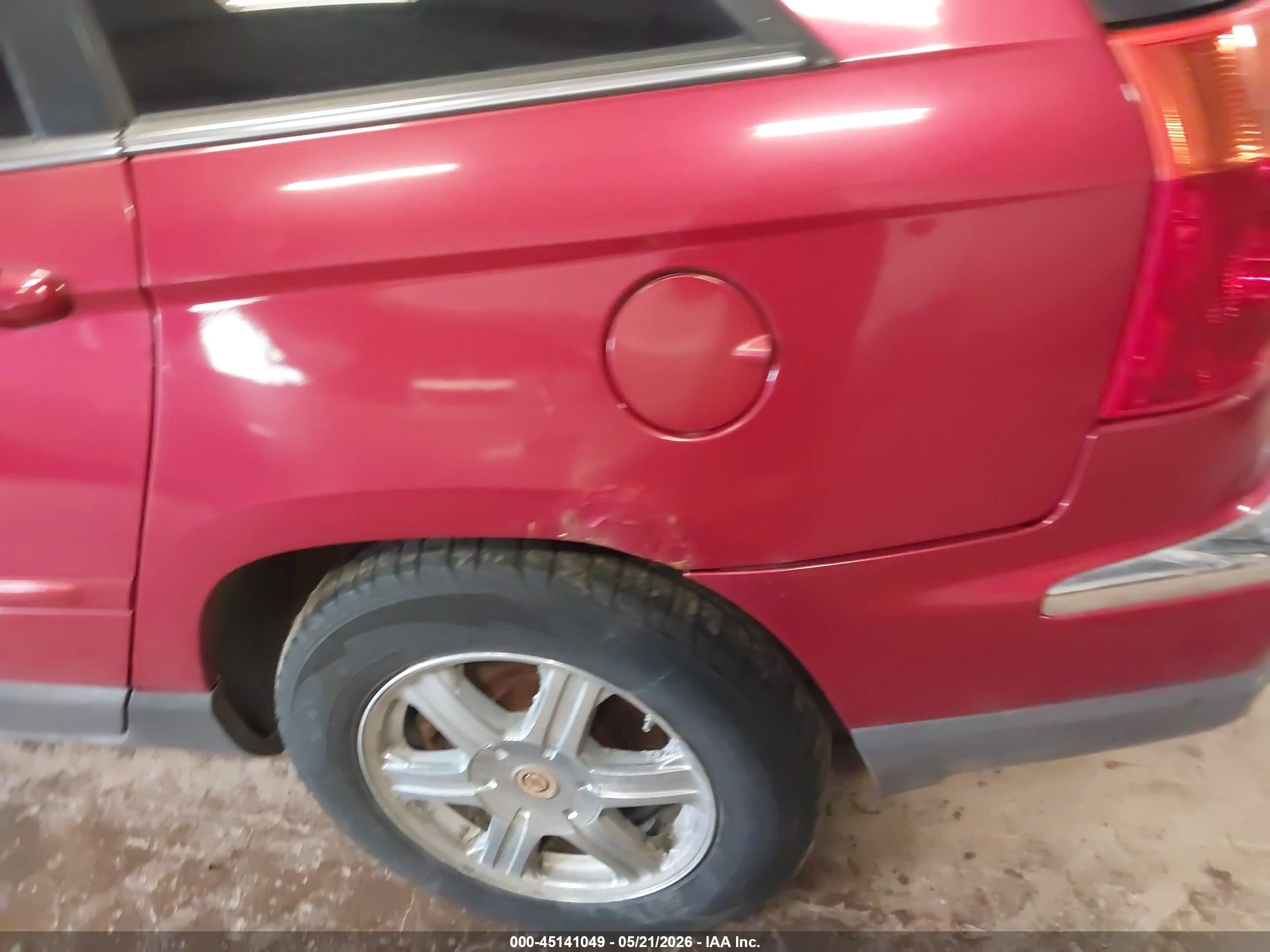 2004 Chrysler Pacifica   Red vin: 2C8GF68494R291759