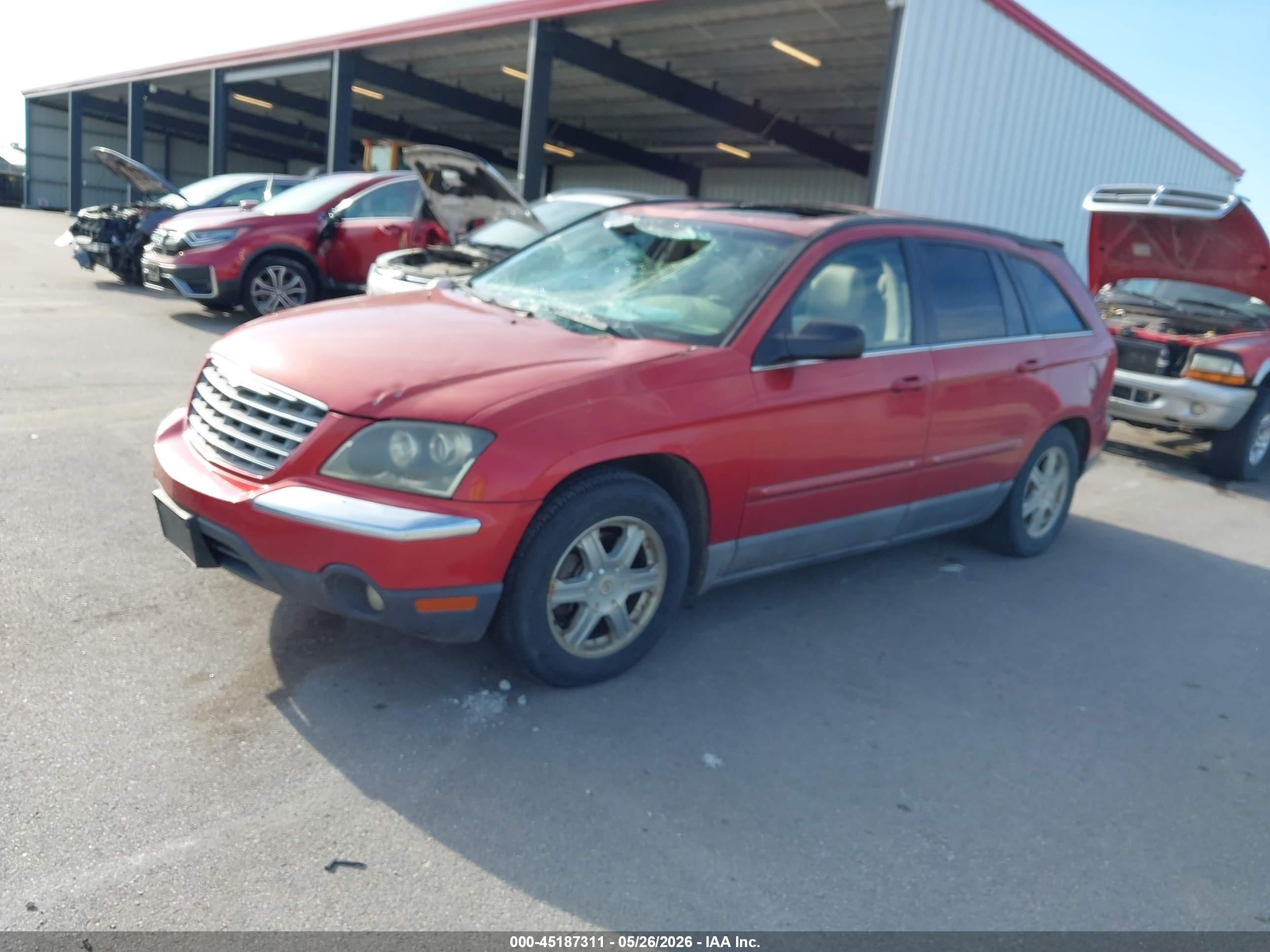 2004 Chrysler Pacifica   Red vin: 2C8GF68494R293673
