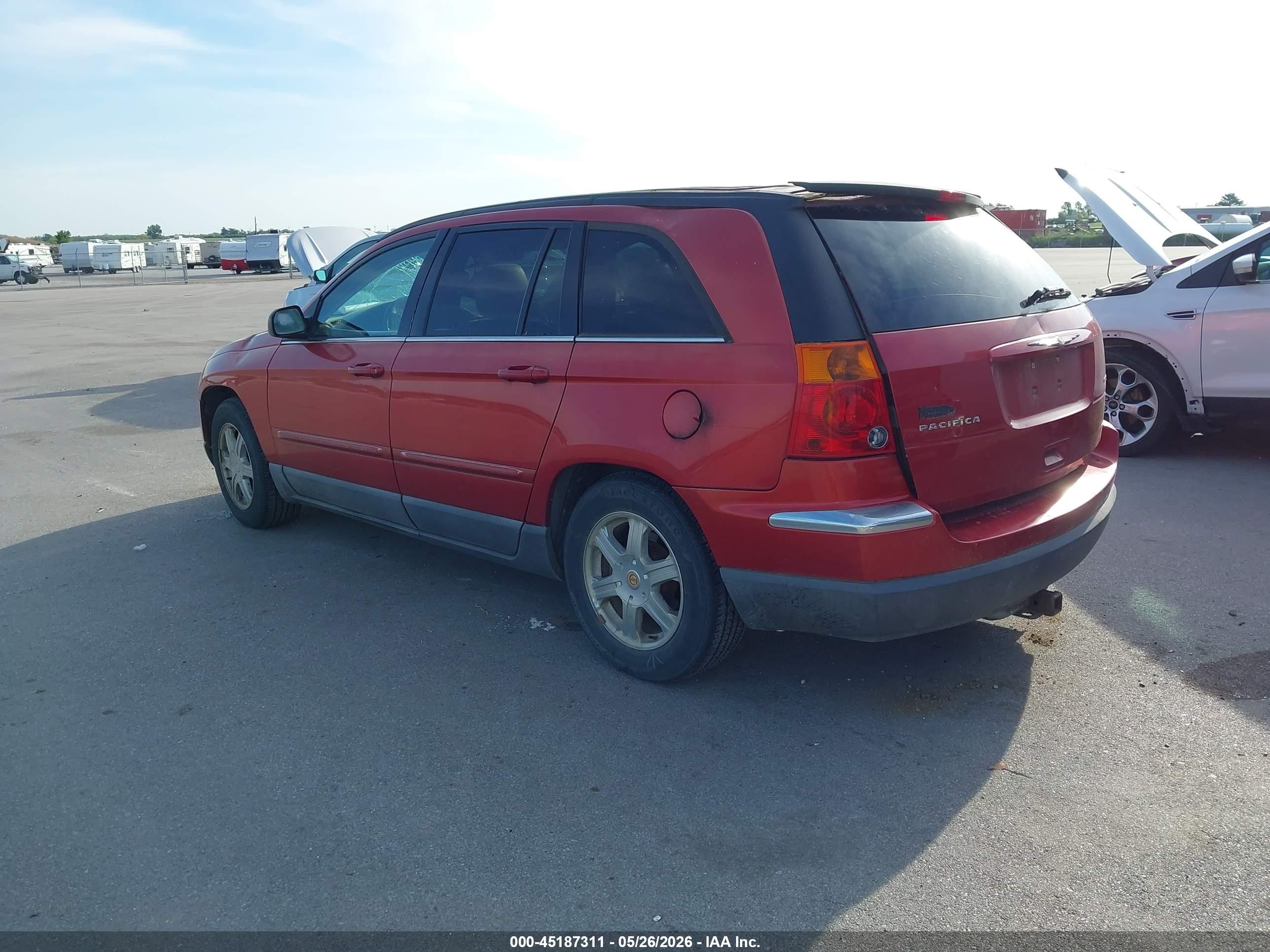 2004 Chrysler Pacifica   Red vin: 2C8GF68494R293673