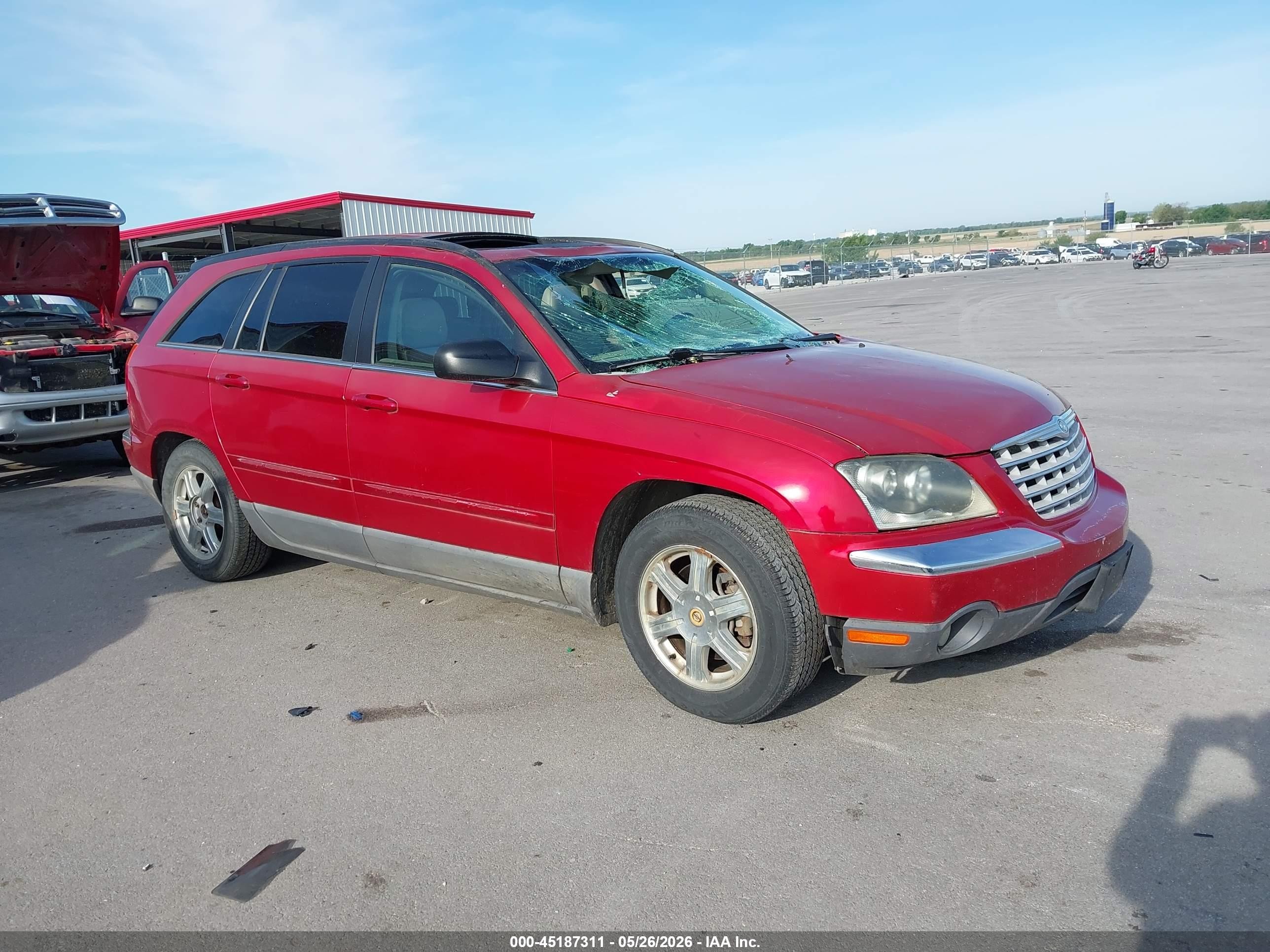 2004 Chrysler Pacifica   Red vin: 2C8GF68494R293673