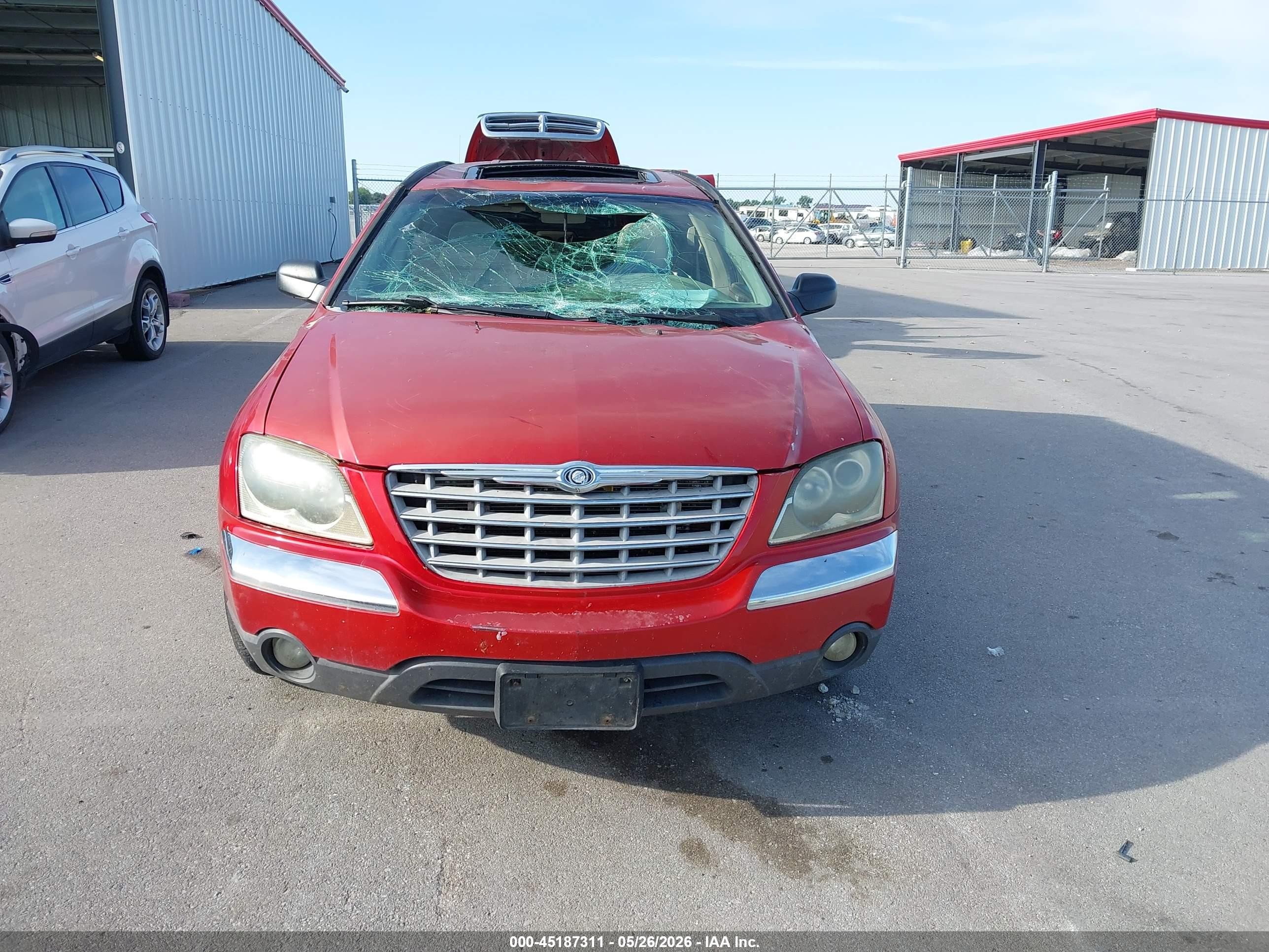 2004 Chrysler Pacifica   Red vin: 2C8GF68494R293673