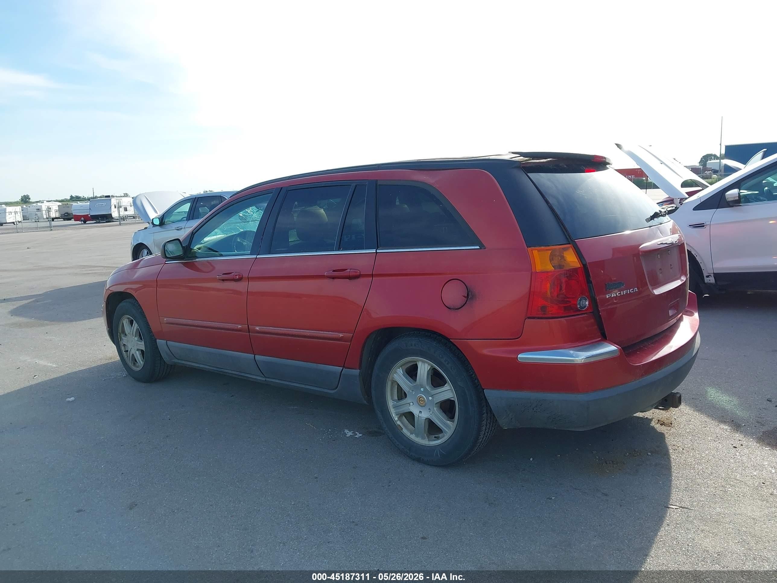 2004 Chrysler Pacifica   Red vin: 2C8GF68494R293673