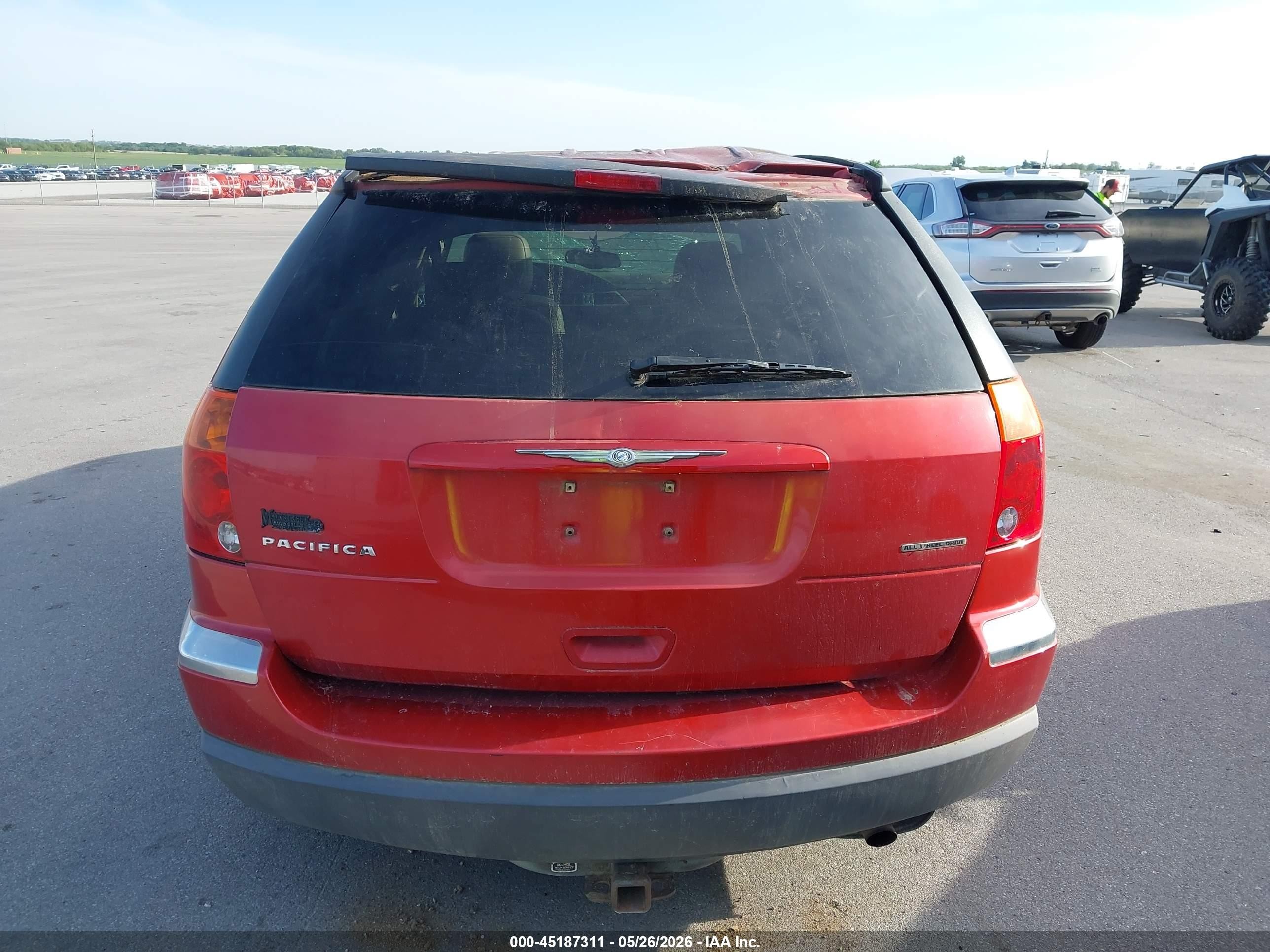 2004 Chrysler Pacifica   Red vin: 2C8GF68494R293673