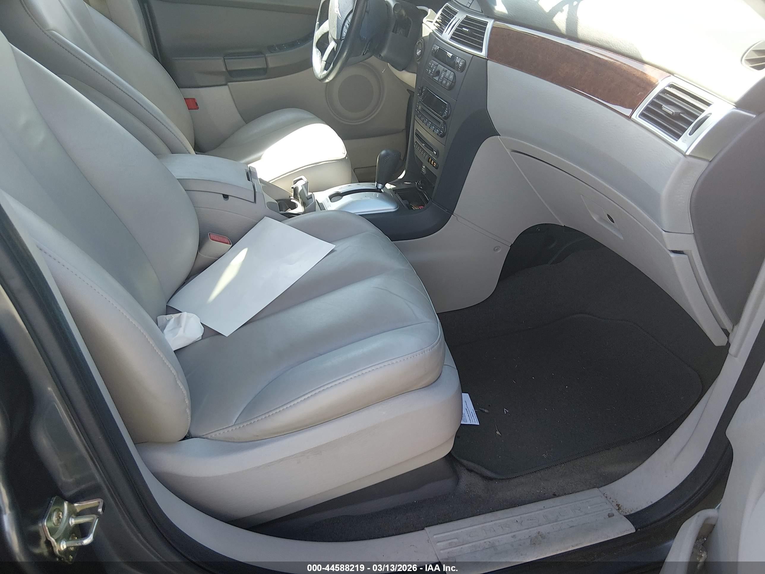 2004 Chrysler Pacifica   Серый vin: 2C8GF684X4R580651