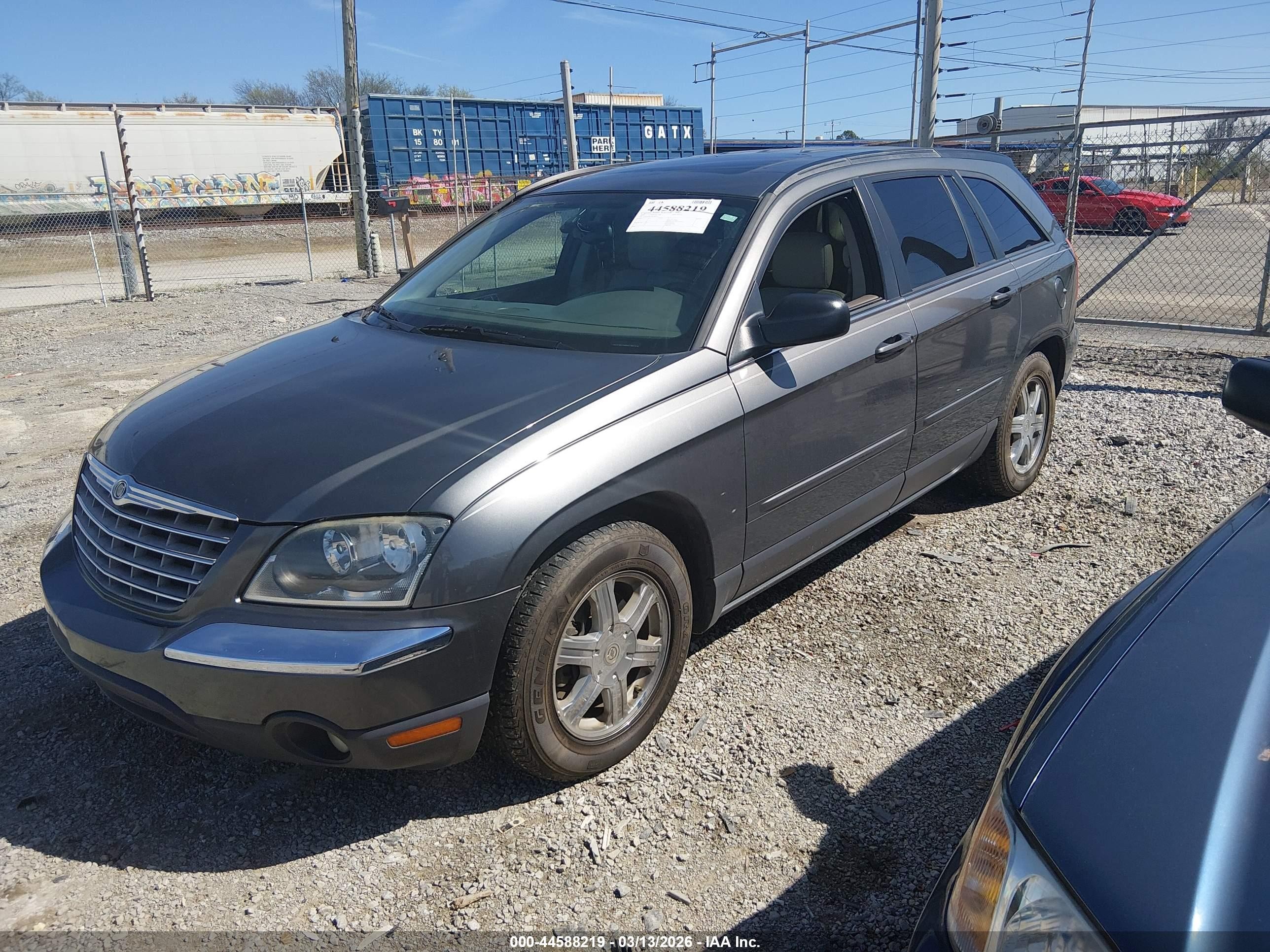 2004 Chrysler Pacifica   Серый vin: 2C8GF684X4R580651