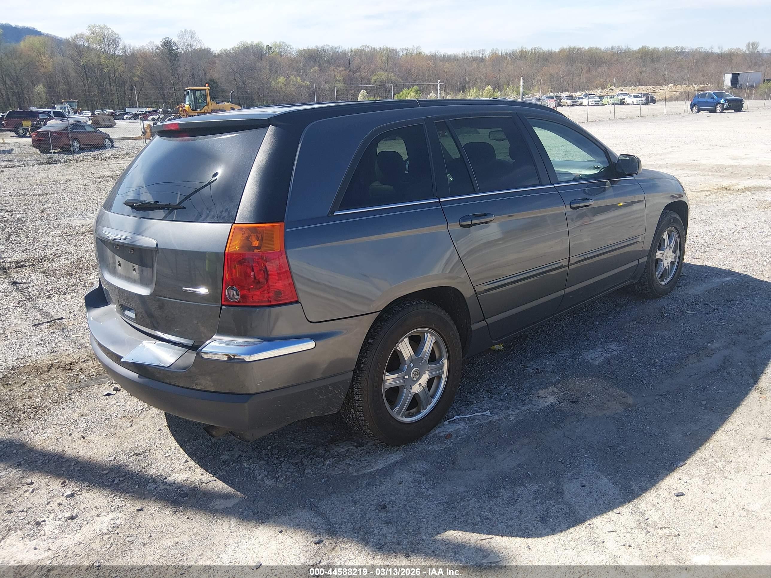 2004 Chrysler Pacifica   Серый vin: 2C8GF684X4R580651