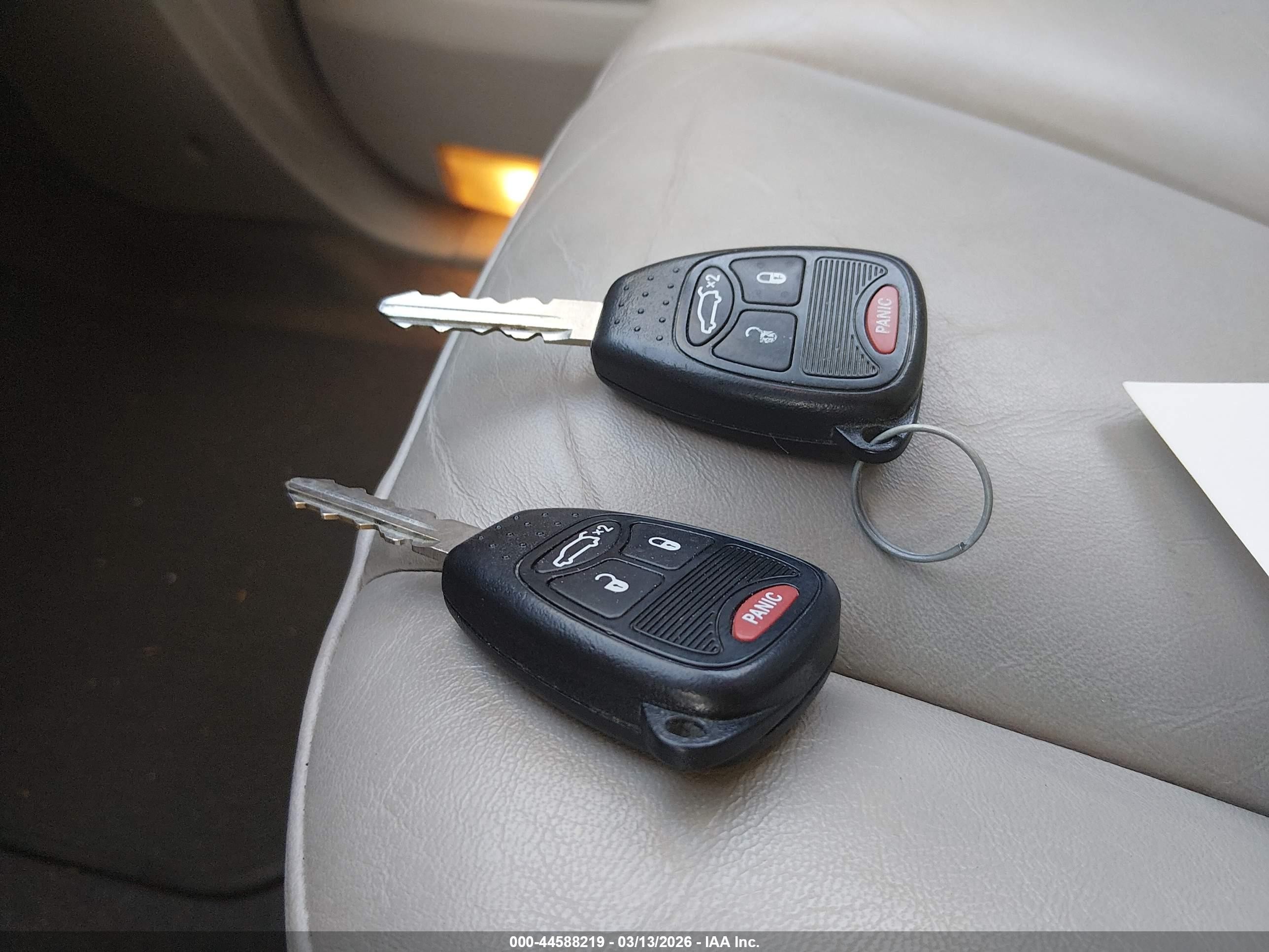 2004 Chrysler Pacifica   Серый vin: 2C8GF684X4R580651