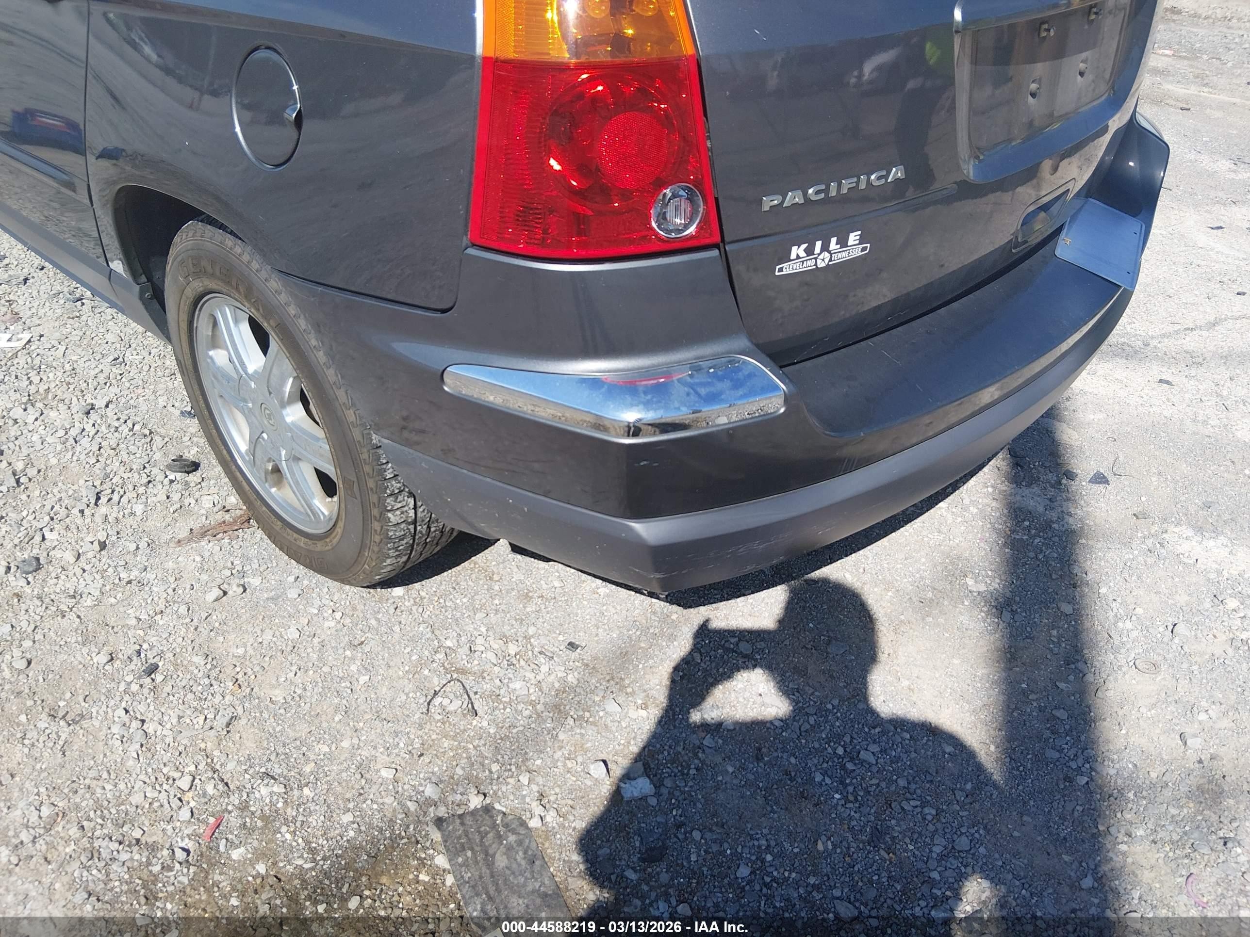 2004 Chrysler Pacifica   Серый vin: 2C8GF684X4R580651