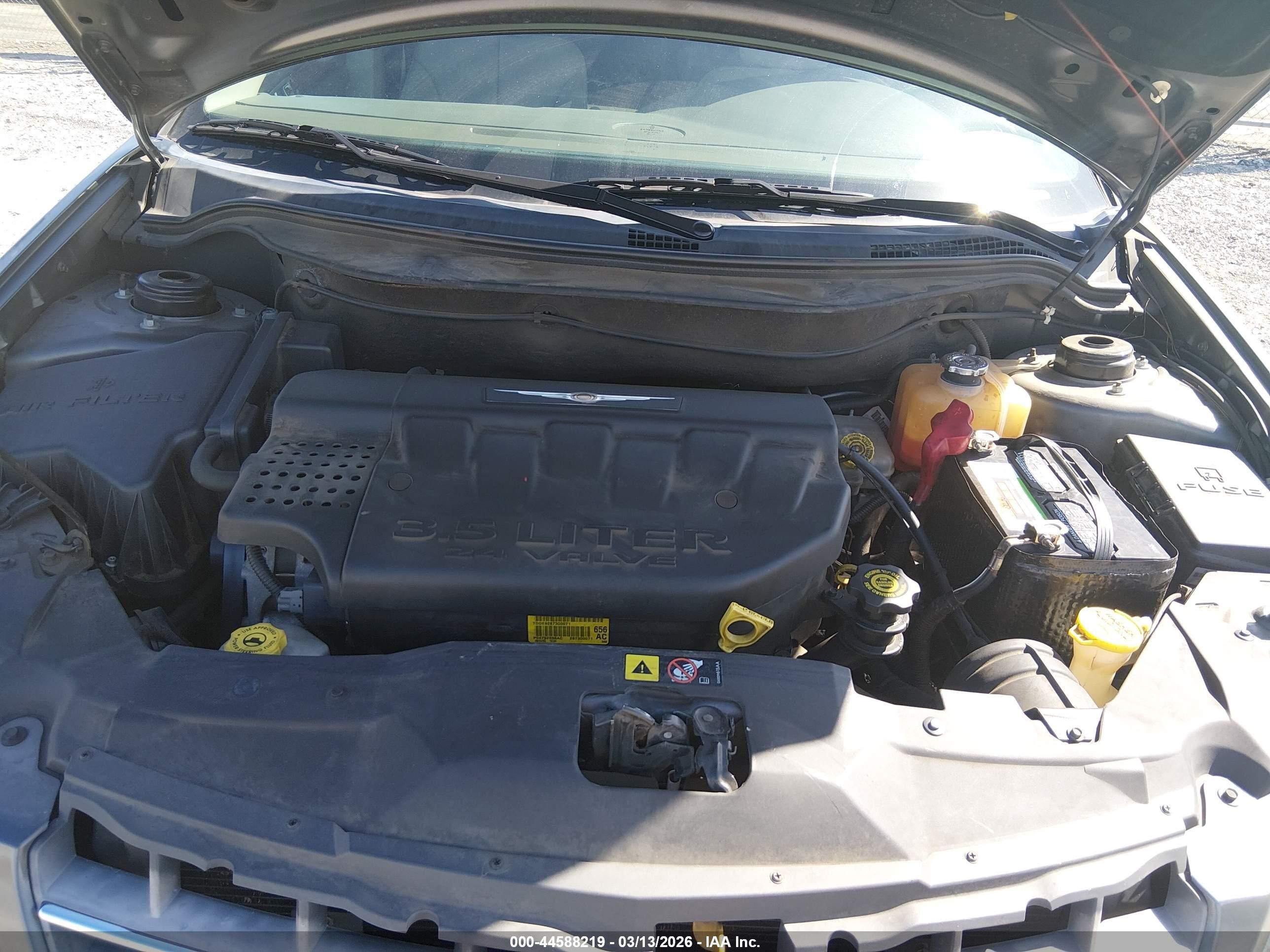 2004 Chrysler Pacifica   Серый vin: 2C8GF684X4R580651