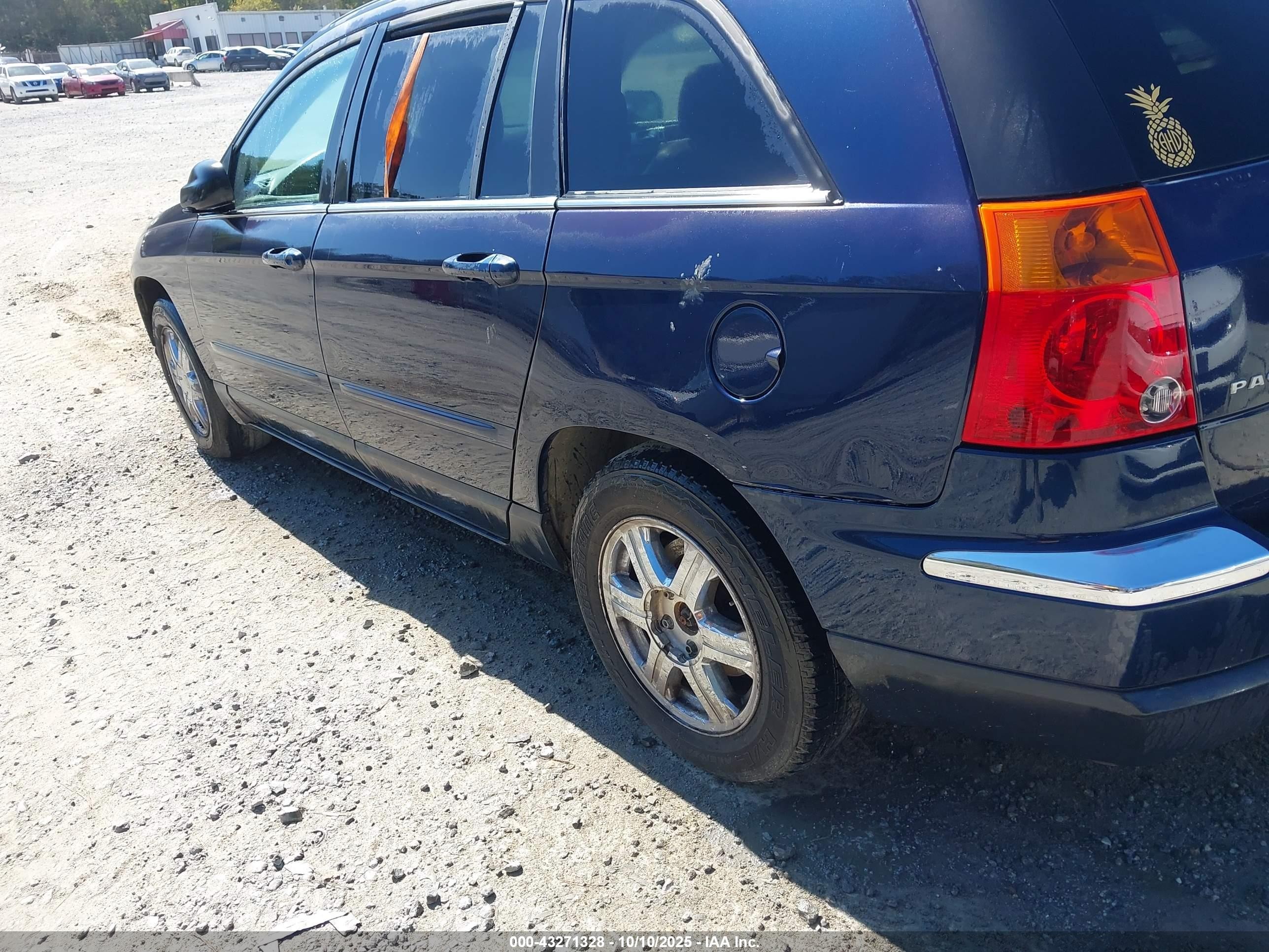 2004 Chrysler Pacifica   Синий vin: 2C8GF684X4R639228