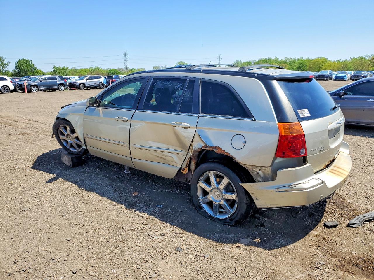 2005 Chrysler Pacifica Limited Gold vin: 2C8GF78465R272562