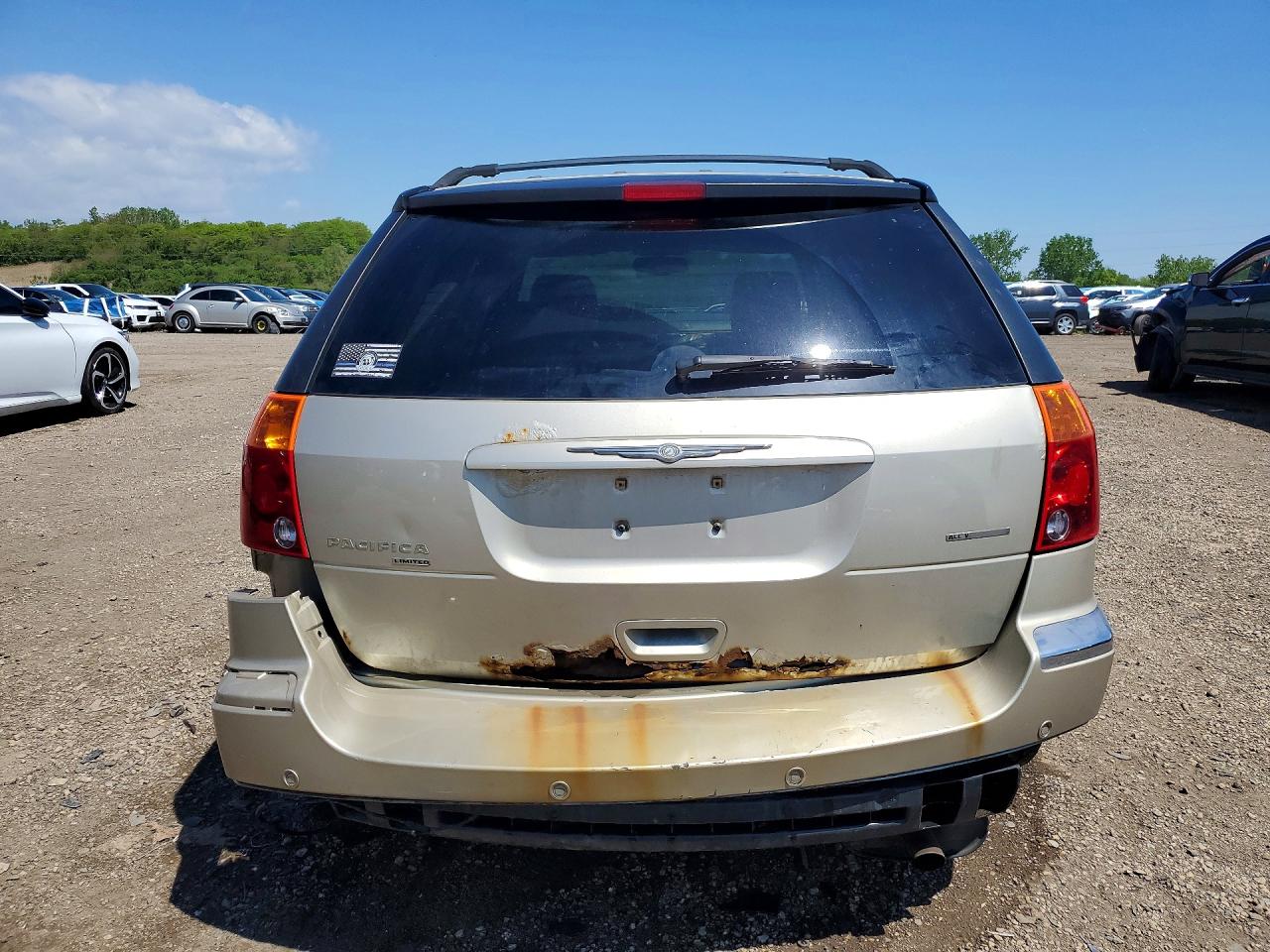 2005 Chrysler Pacifica Limited Gold vin: 2C8GF78465R272562