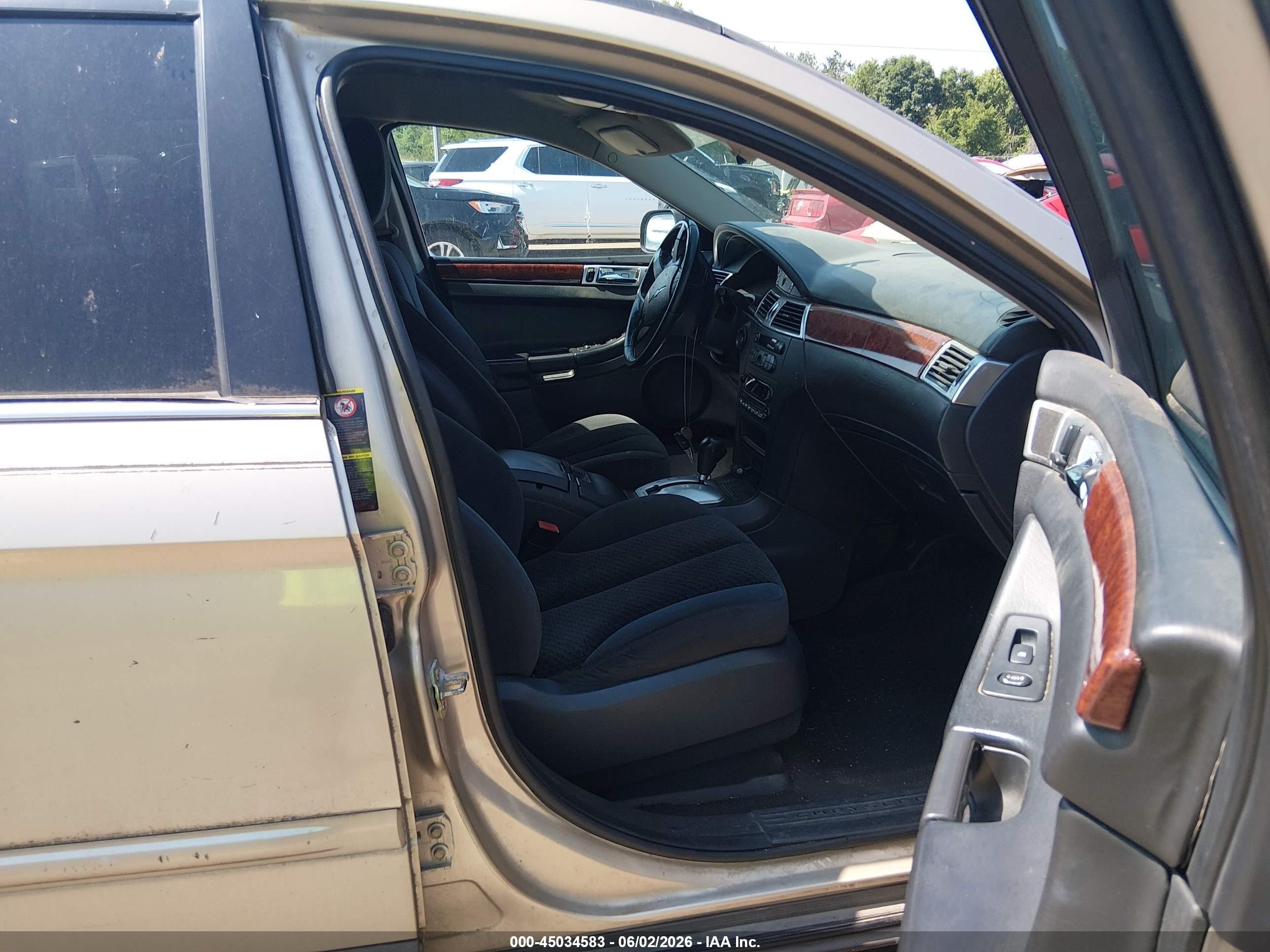 2004 Chrysler Pacifica   Beige vin: 2C8GM68434R573479