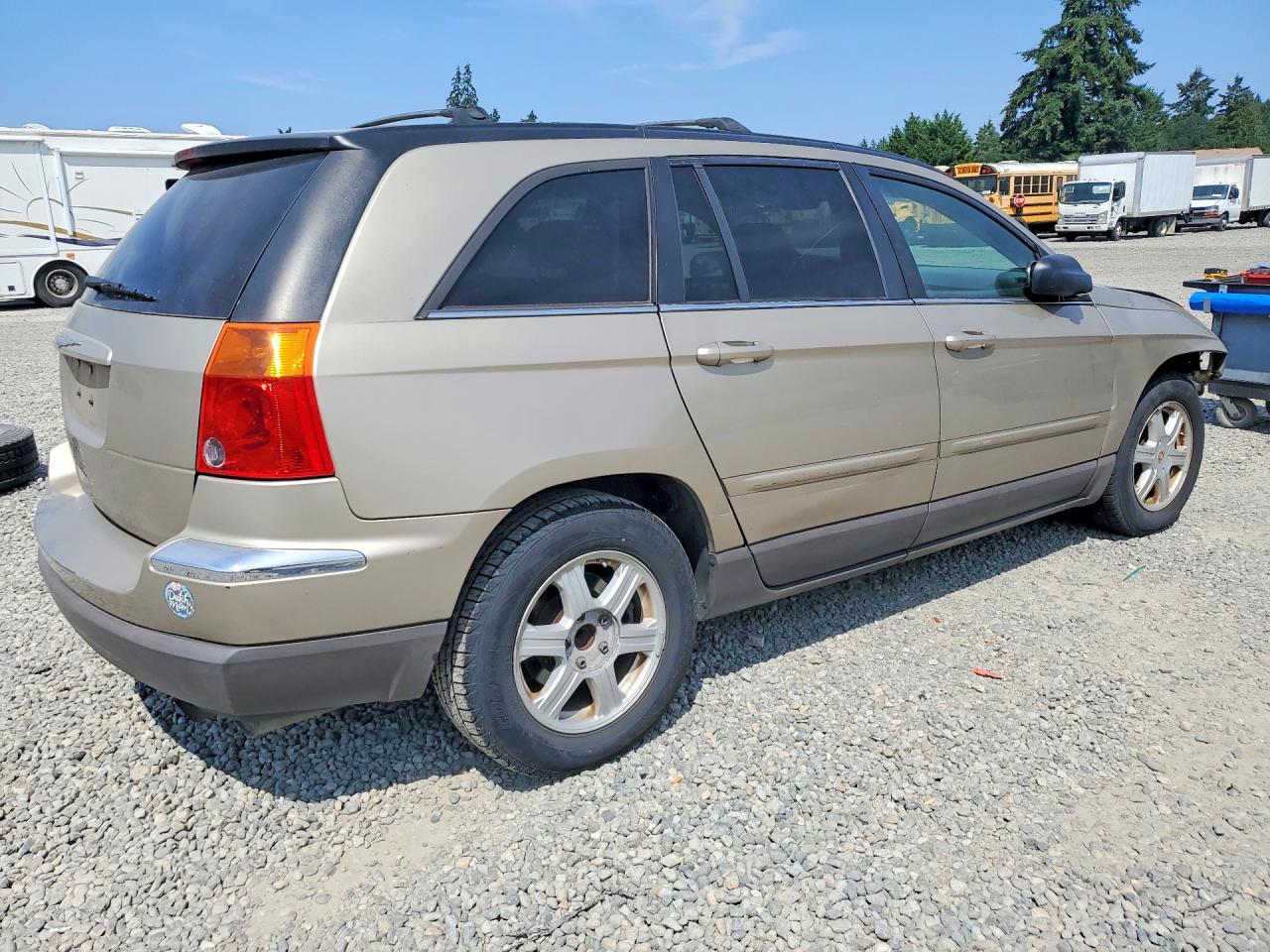 2004 Chrysler Pacifica Gold vin: 2C8GM68444R389118