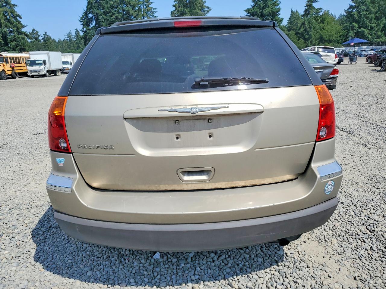 2004 Chrysler Pacifica Gold vin: 2C8GM68444R389118