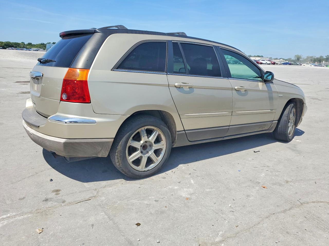 2005 Chrysler Pacifica Touring Gold vin: 2C8GM68445R382106