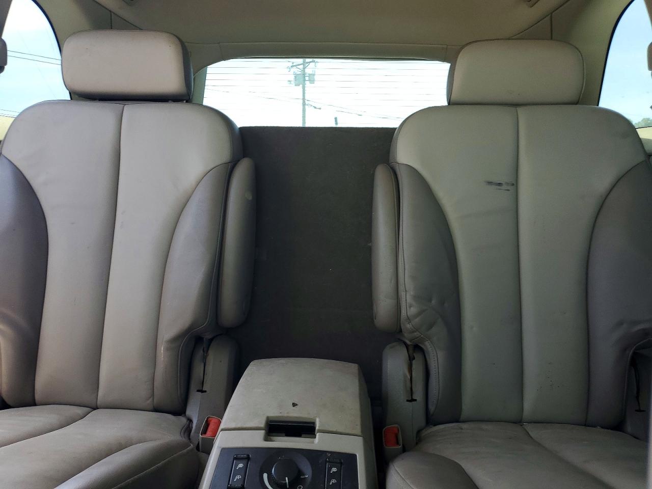 2005 Chrysler Pacifica Touring Gold vin: 2C8GM68445R382106