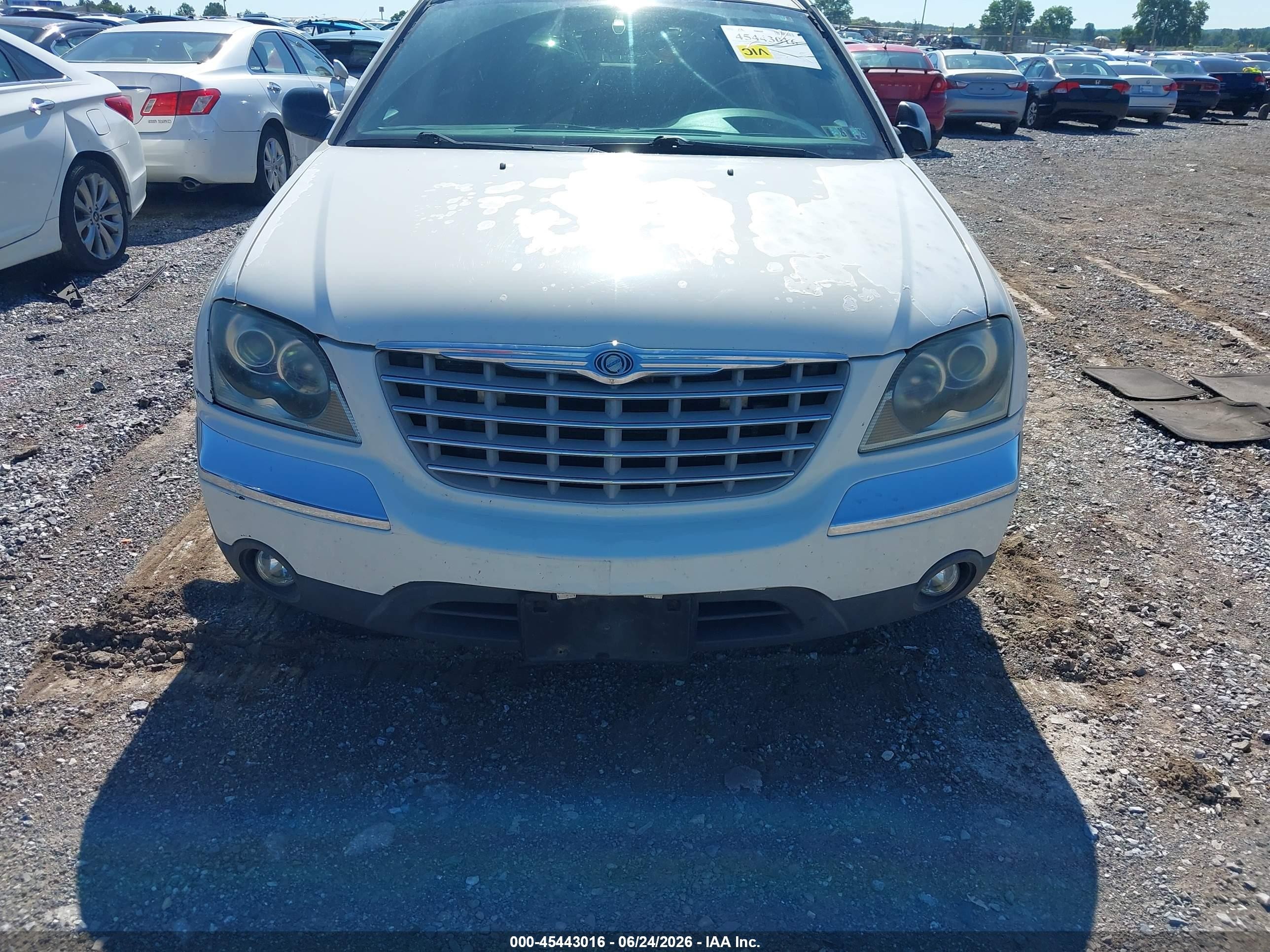 2004 Chrysler Pacifica   Коричневый vin: 2C8GM68464R388598