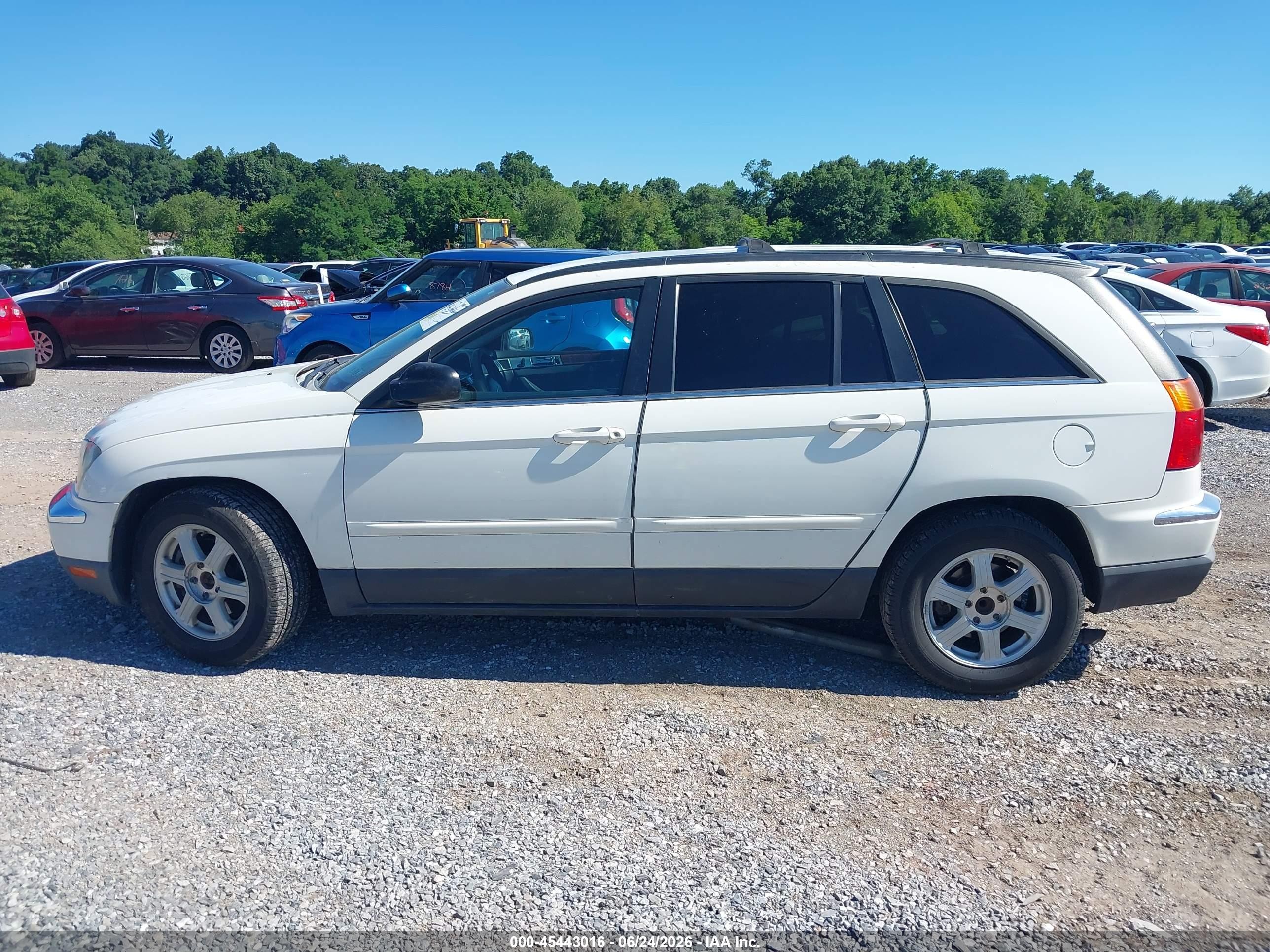 2004 Chrysler Pacifica   Коричневый vin: 2C8GM68464R388598