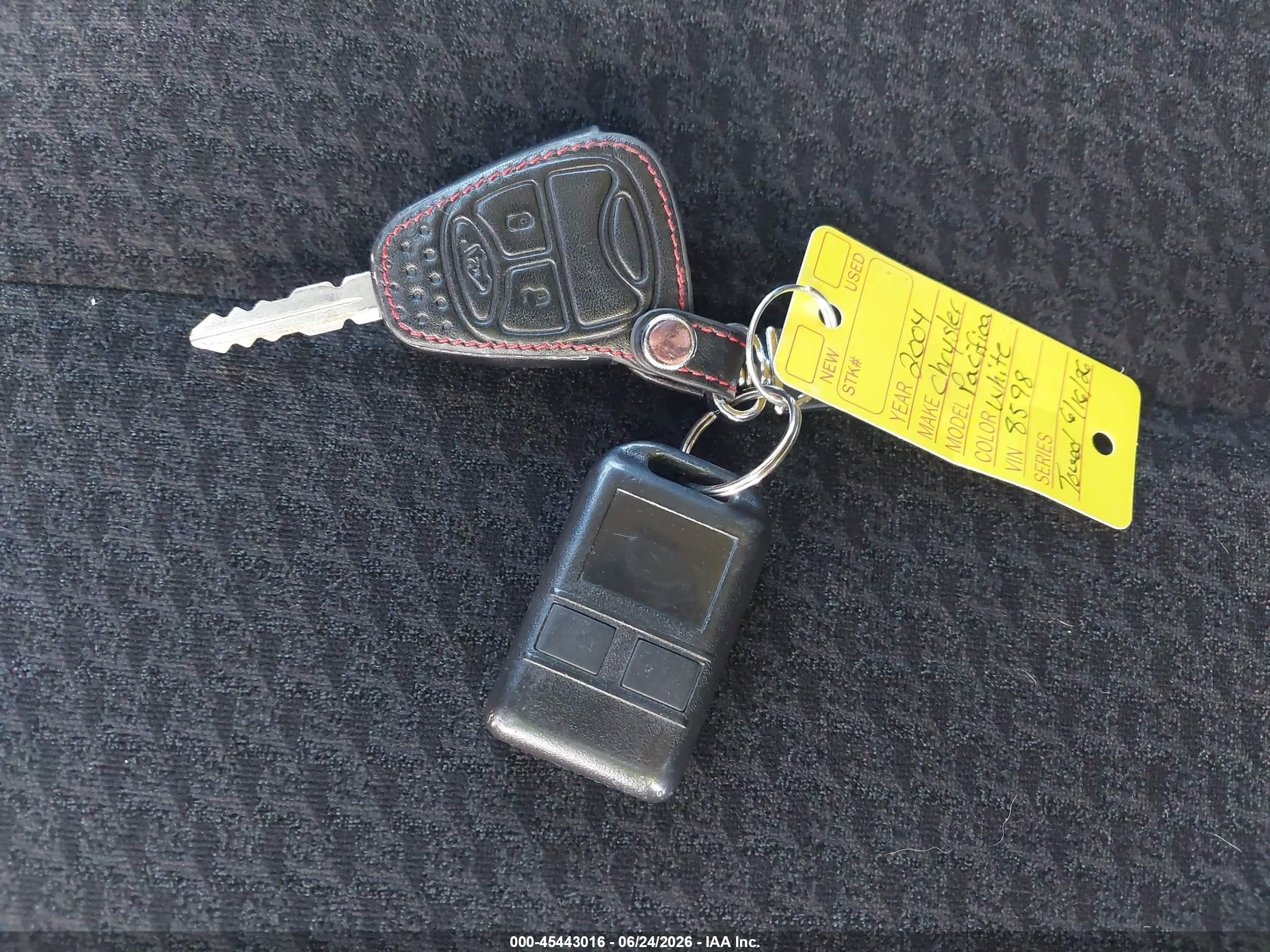 2004 Chrysler Pacifica   Коричневый vin: 2C8GM68464R388598
