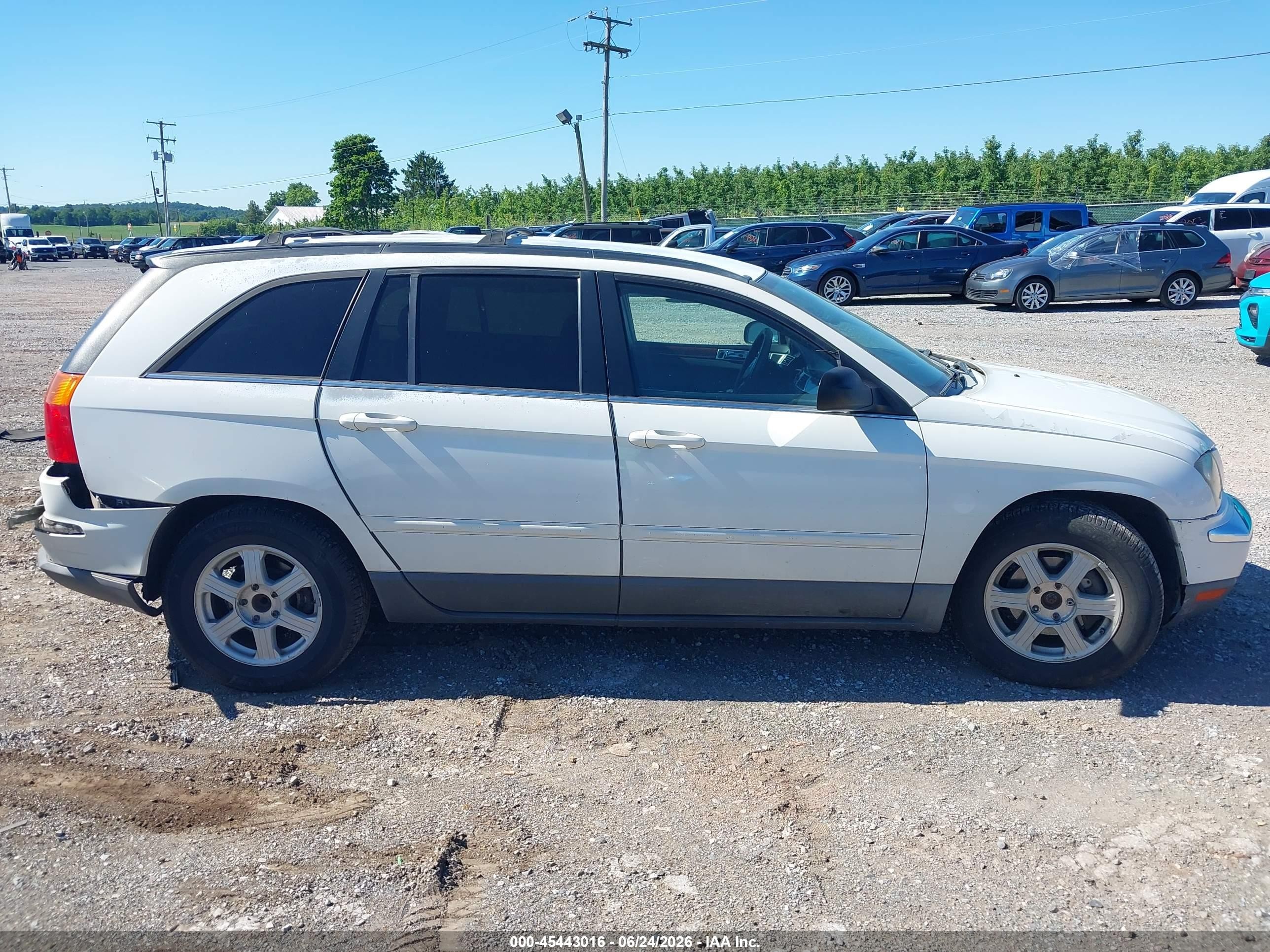 2004 Chrysler Pacifica   Коричневый vin: 2C8GM68464R388598