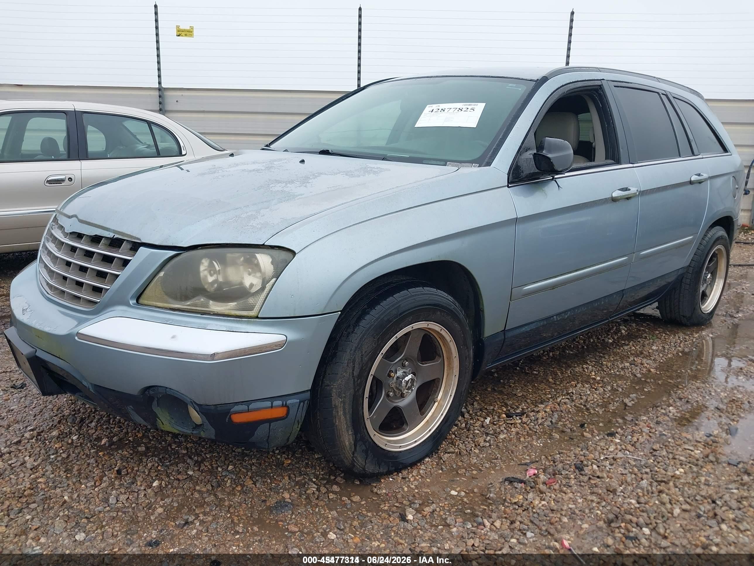 2004 Chrysler Pacifica   Silver vin: 2C8GM68484R619484