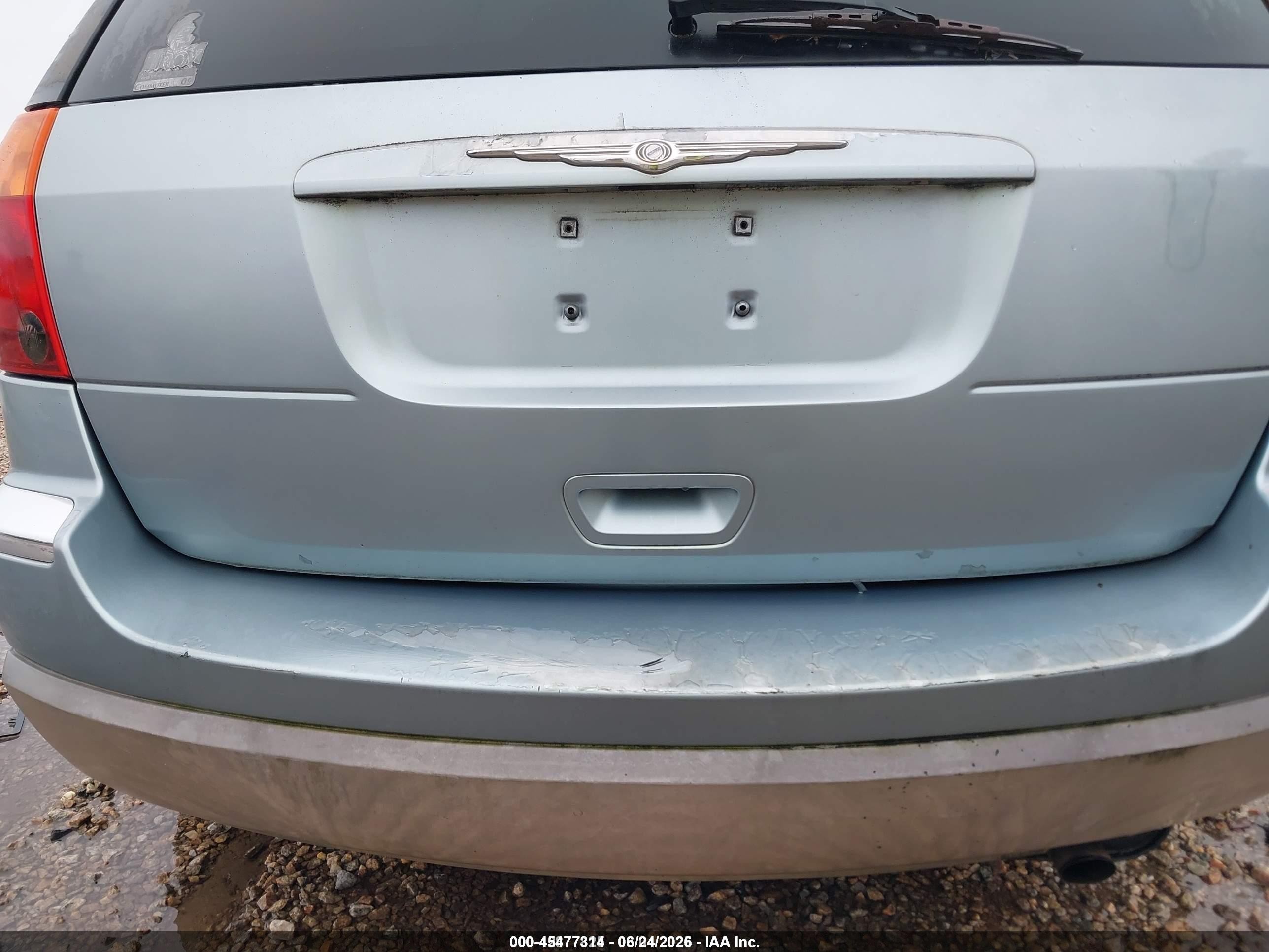 2004 Chrysler Pacifica   Silver vin: 2C8GM68484R619484