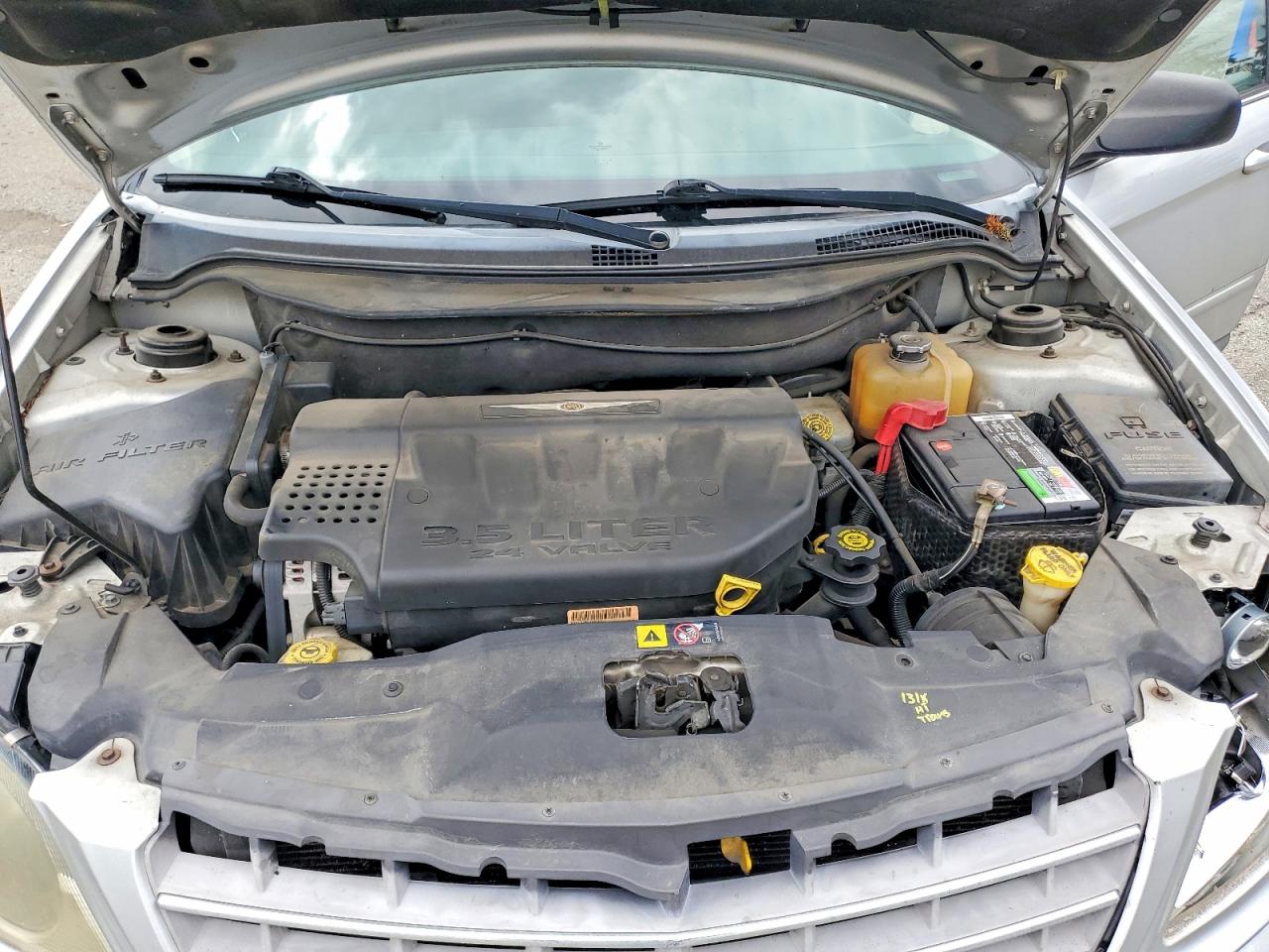 2004 Chrysler Pacifica Silver vin: 2C8GM68494R388742