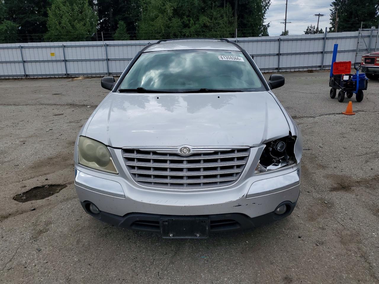 2004 Chrysler Pacifica Silver vin: 2C8GM68494R388742