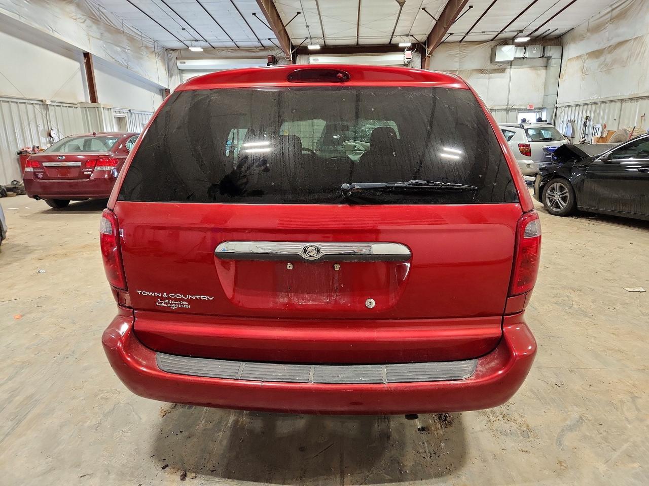 2003 Chrysler Town & Country Burgundy vin: 2C8GP24R43R359911