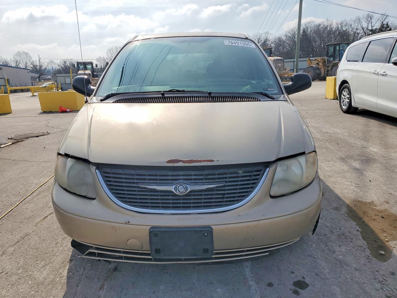 2003 Chrysler Town & Country Gold vin: 2C8GP24RX3R338271