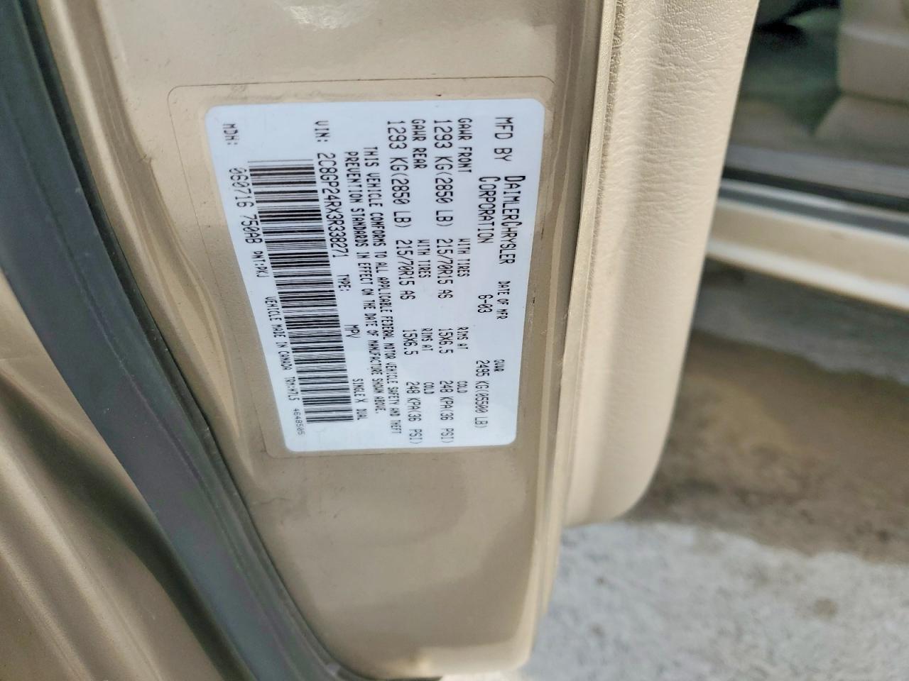 2003 Chrysler Town & Country Gold vin: 2C8GP24RX3R338271