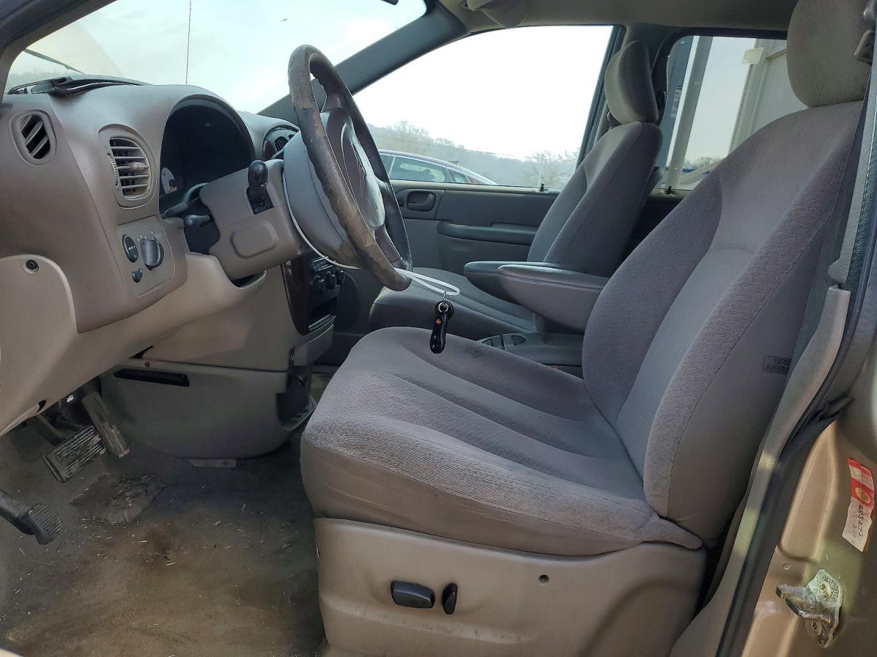 2003 Chrysler Town & Country Gold vin: 2C8GP24RX3R338271