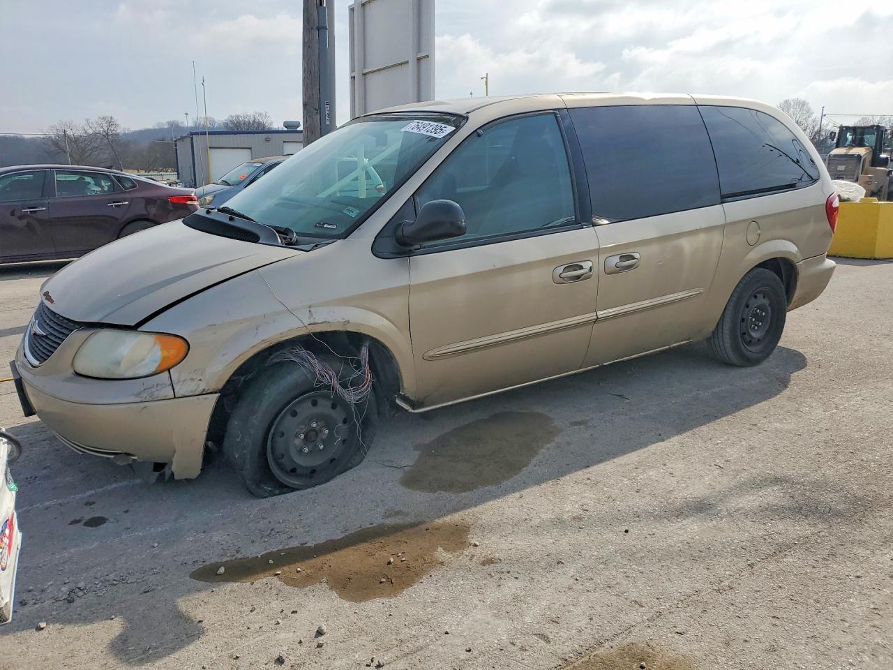 2003 Chrysler Town & Country Gold vin: 2C8GP24RX3R338271