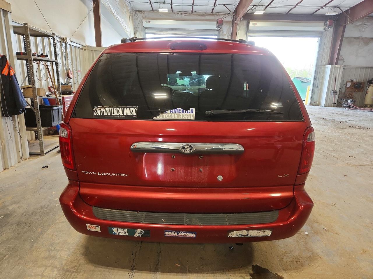 2001 Chrysler Town & Country Lx Red vin: 2C8GP443X1R353616