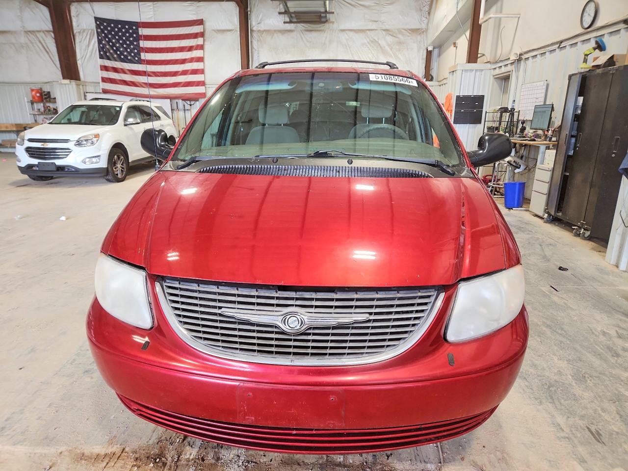 2001 Chrysler Town & Country Lx Red vin: 2C8GP443X1R353616