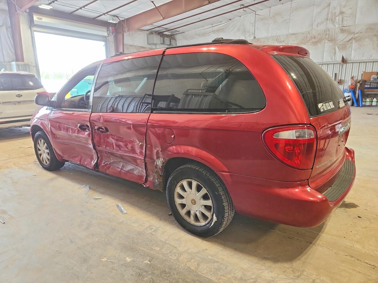 2001 Chrysler Town & Country Lx Red vin: 2C8GP443X1R353616