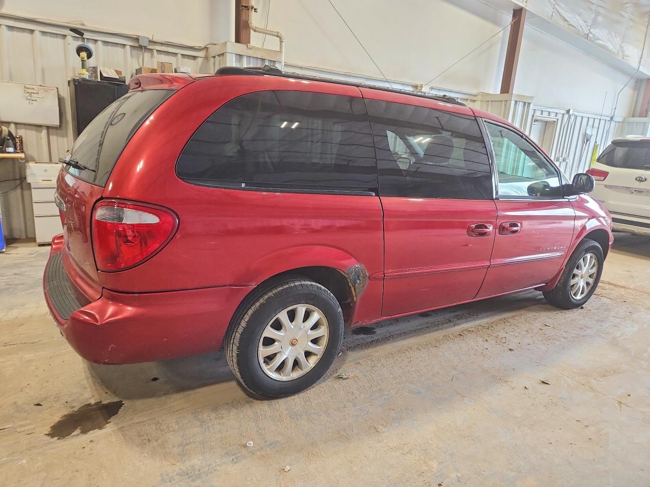2001 Chrysler Town & Country Lx Red vin: 2C8GP443X1R353616