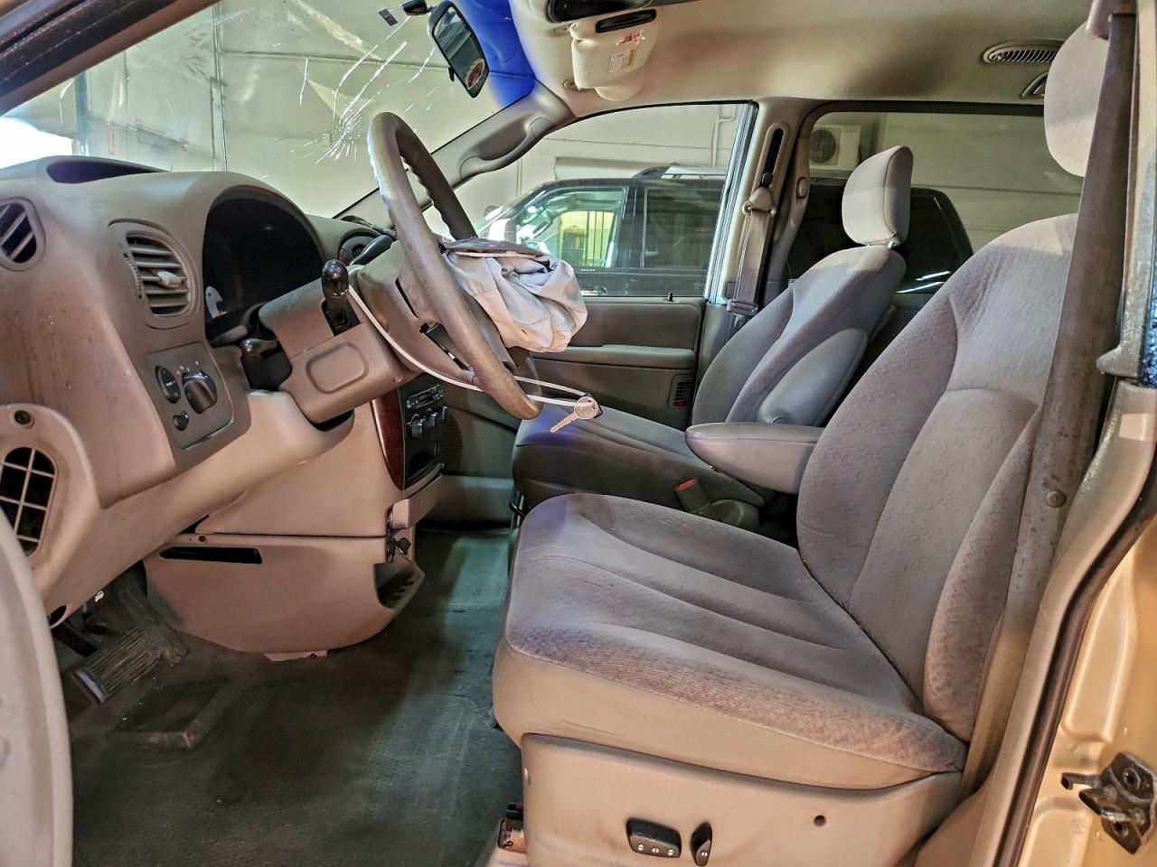 2001 Chrysler Town & Country Lx Tan vin: 2C8GP44G31R115271