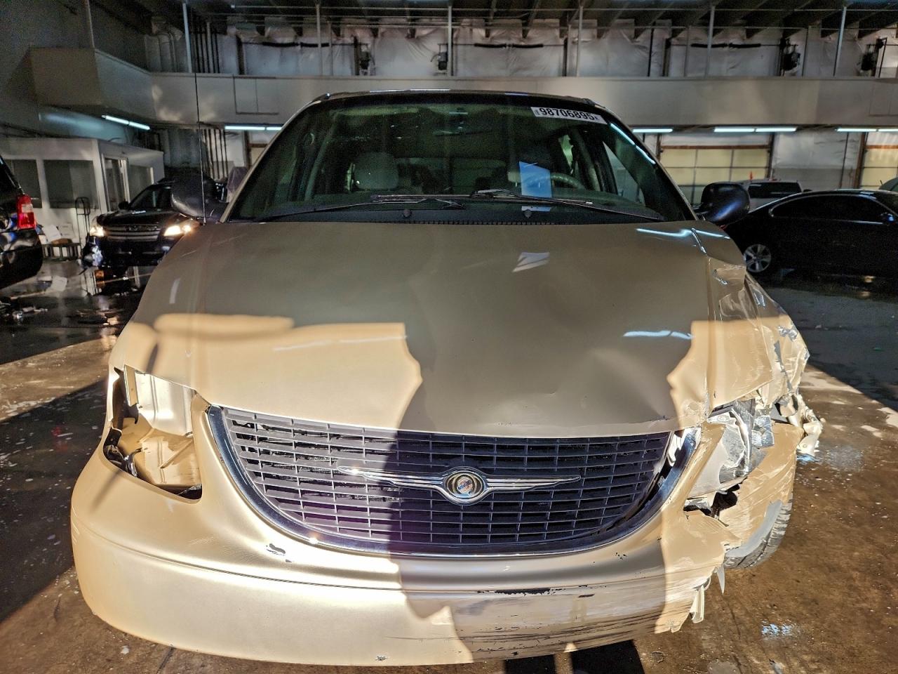 2001 Chrysler Town & Country Lx Tan vin: 2C8GP44G31R115271