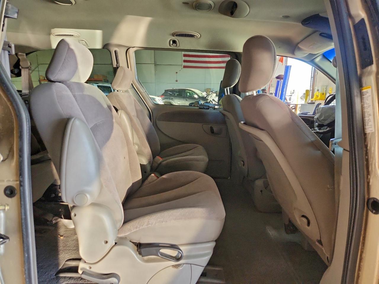 2001 Chrysler Town & Country Lx Tan vin: 2C8GP44G31R115271
