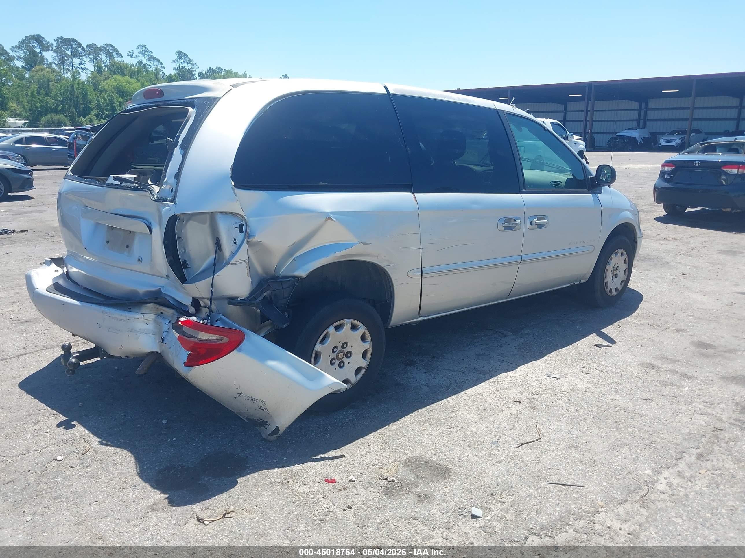 2001 Chrysler Town & Country Lx Silver vin: 2C8GP44G71R113233