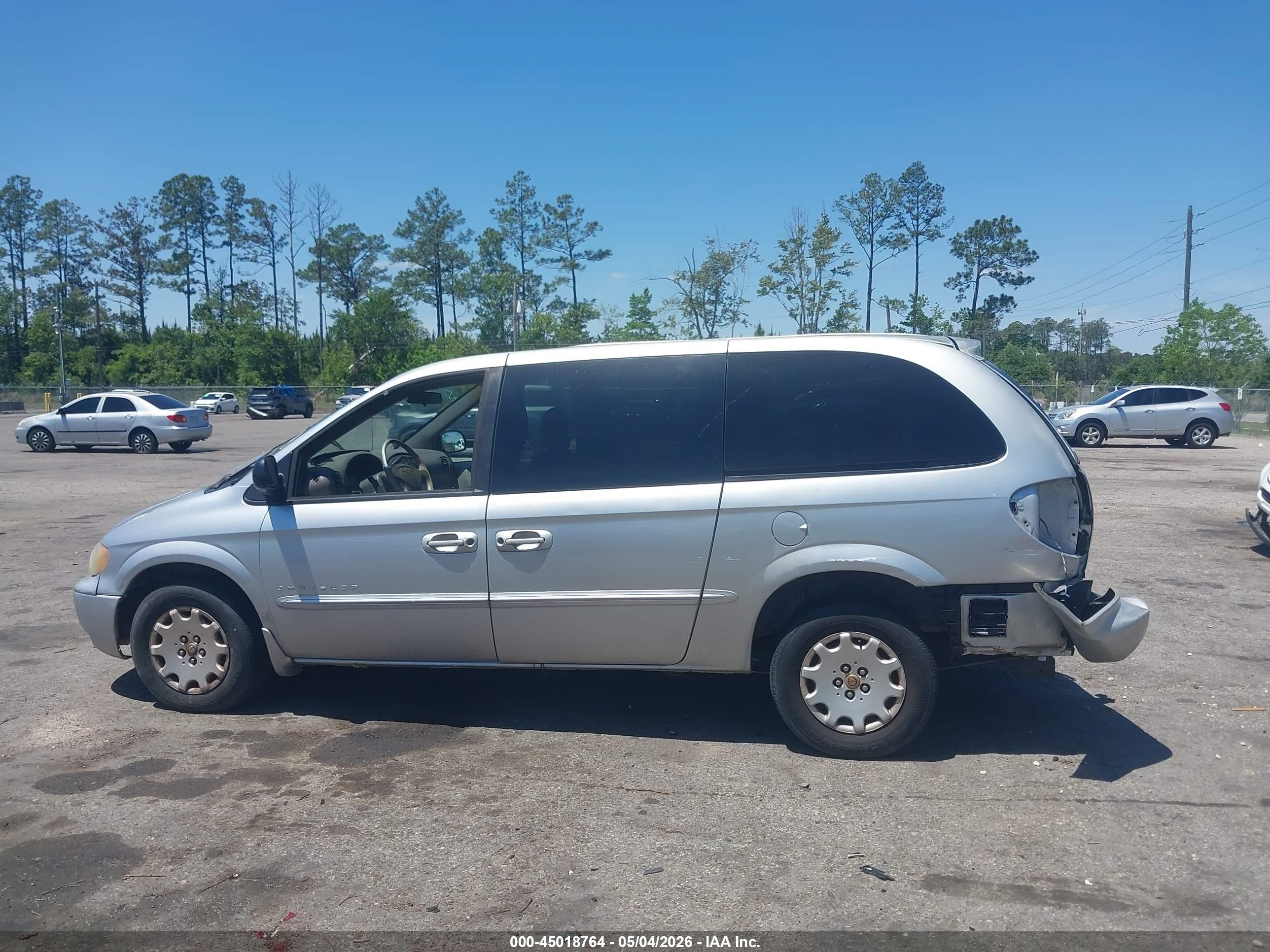 2001 Chrysler Town & Country Lx Silver vin: 2C8GP44G71R113233